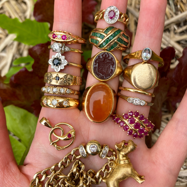 Why buy antique and vintage jewellery?