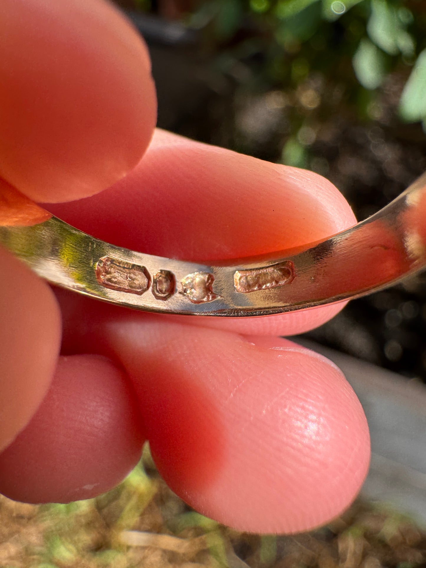 Antique 9ct rosy yellow gold knot ring