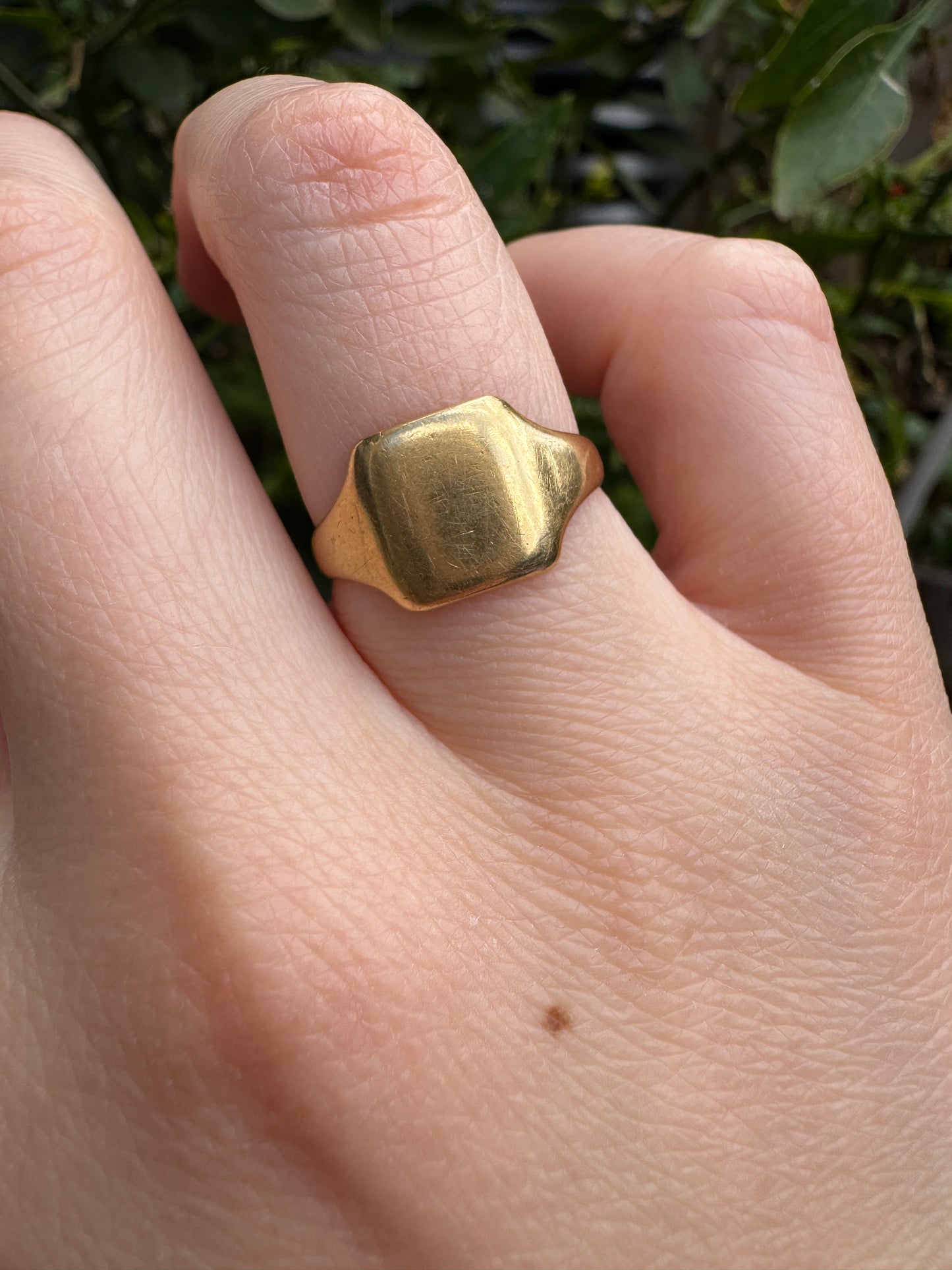 Vintage English 18ct yellow gold square signet ring
