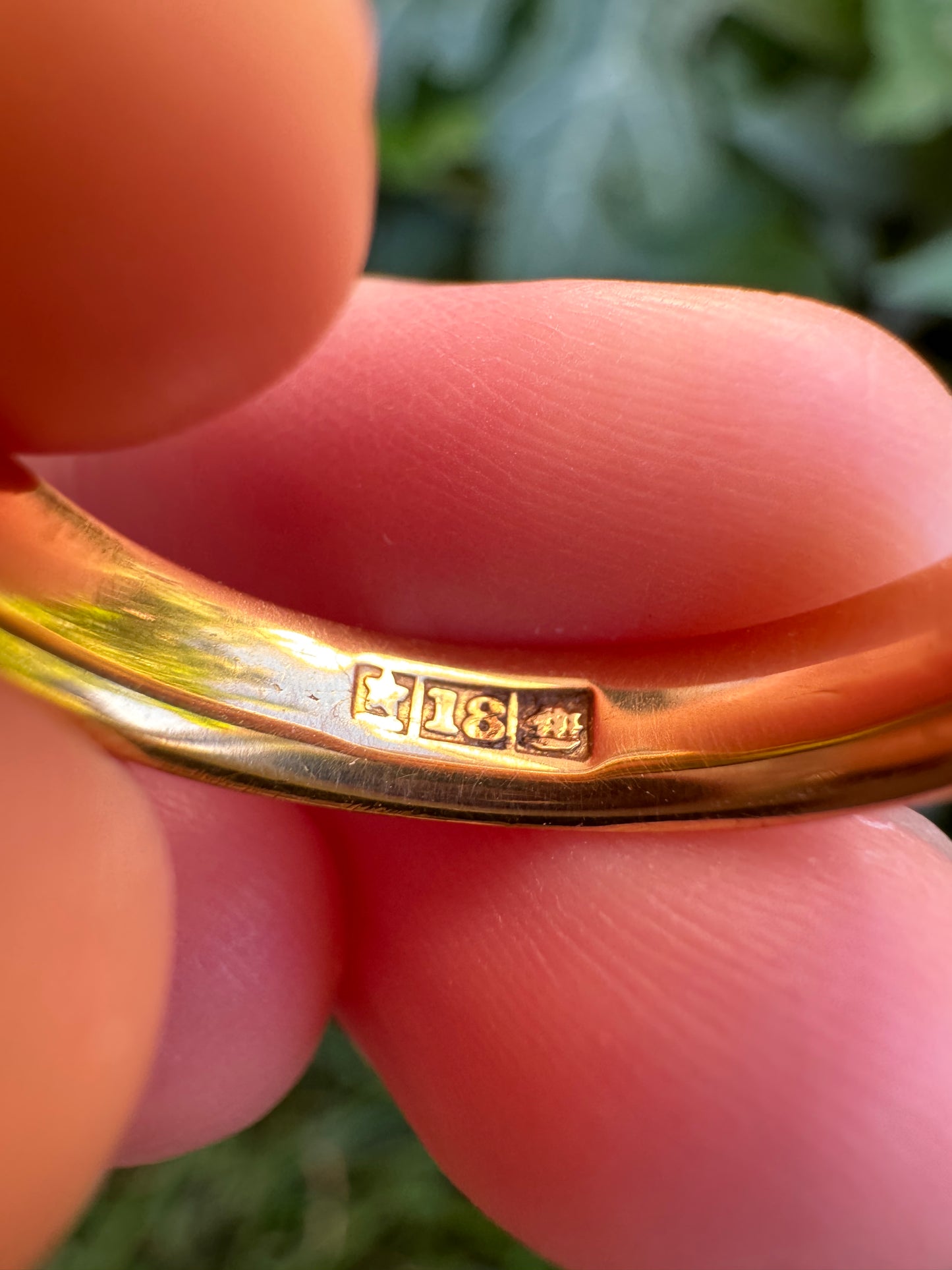Antique Australian 18ct yellow gold band, 4mm wide