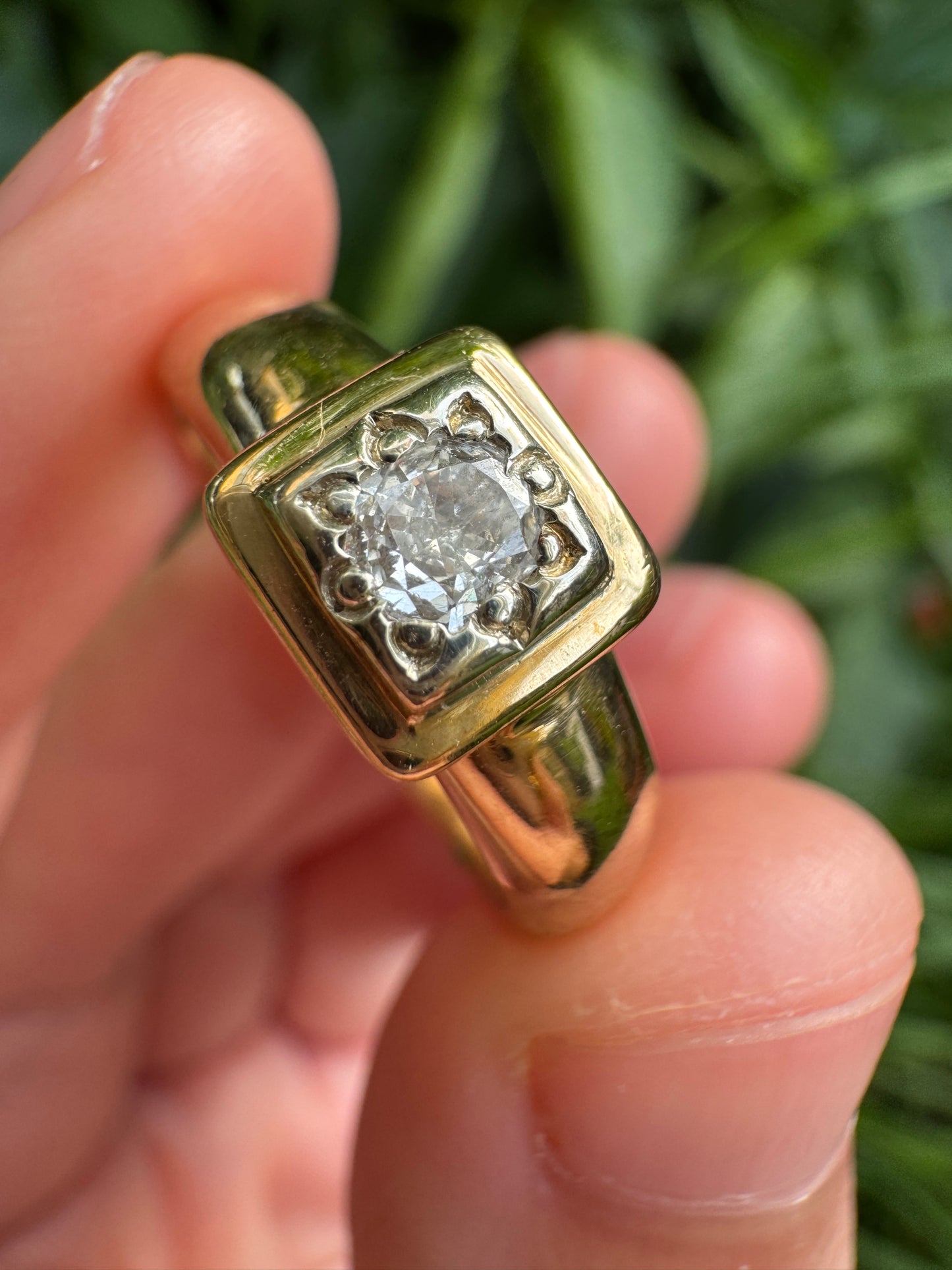 Vintage 9ct yellow gold 0.16ct cushion cut diamond gypsy ring