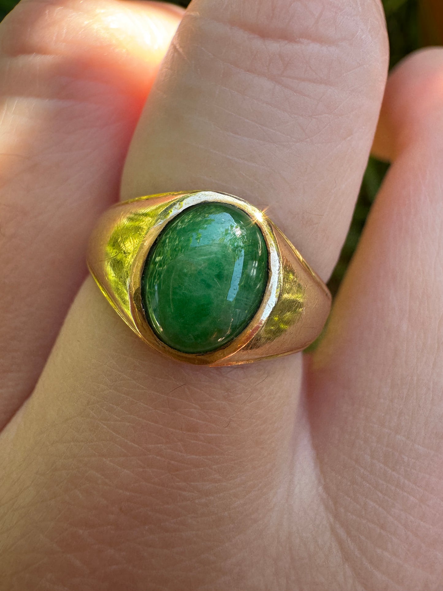 Vintage 14ct yellow gold jadeite cabochon signet ring