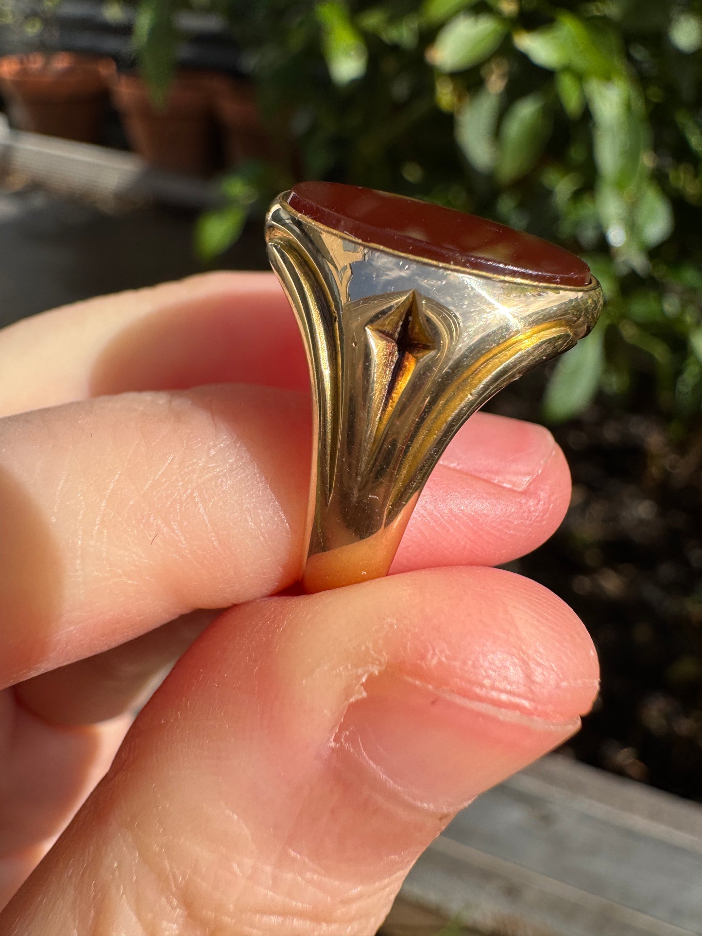 Antique Victorian 15ct yellow gold carnelian signet ring