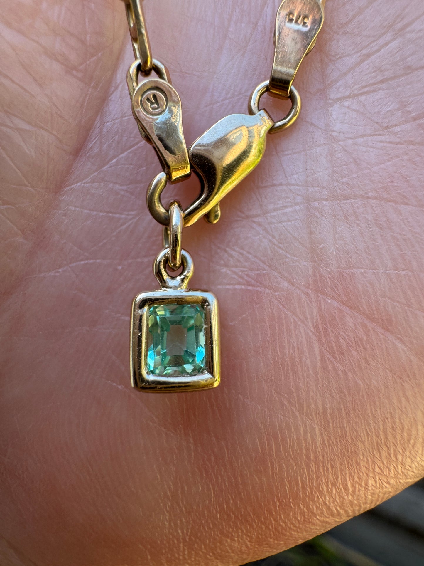 Custom handmade 9ct yellow gold 0.37ct natural emerald bezel set pendant