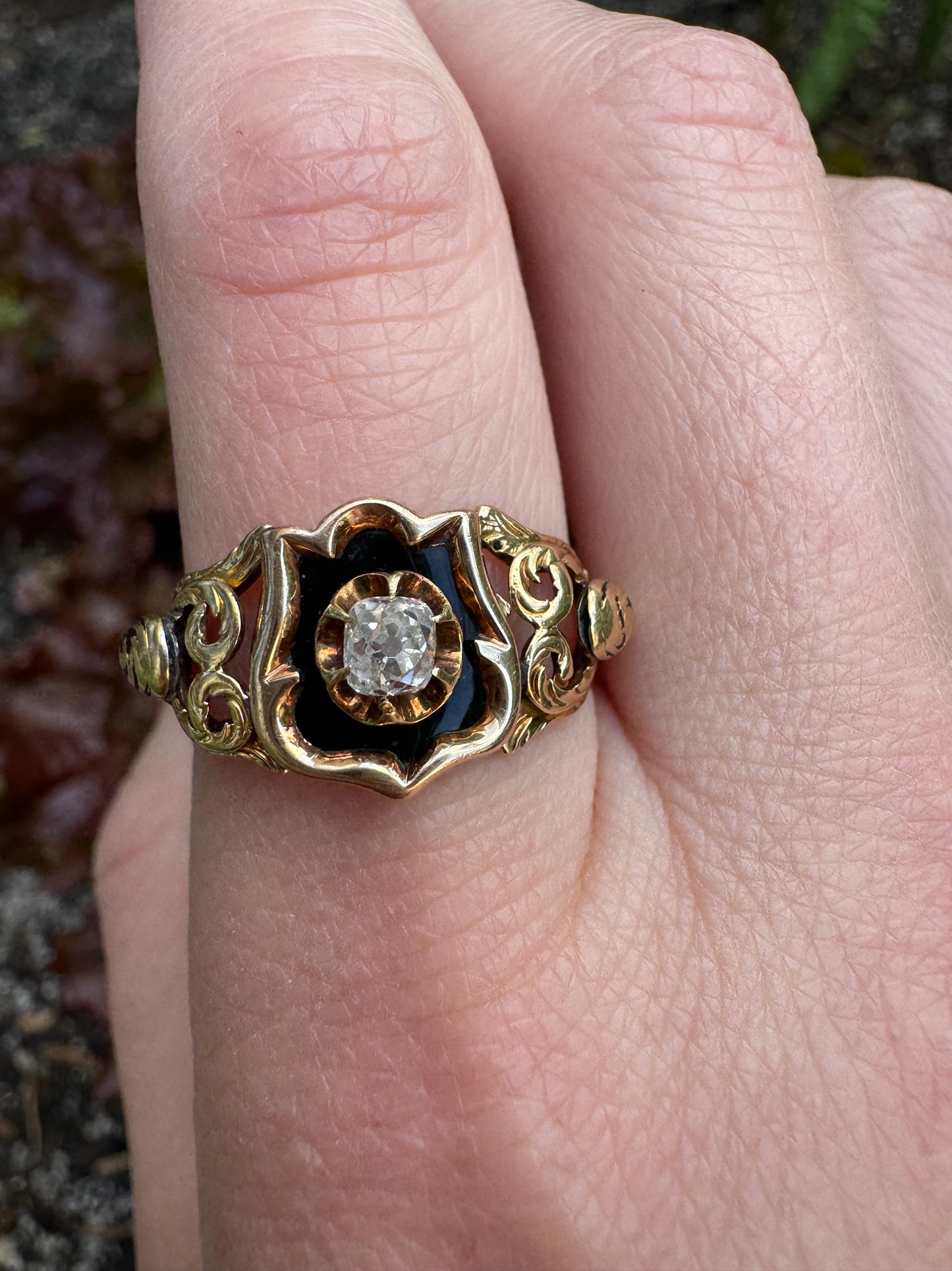Antique 18ct yellow gold 0.25ct old mine cut diamond and black enamel mourning ring