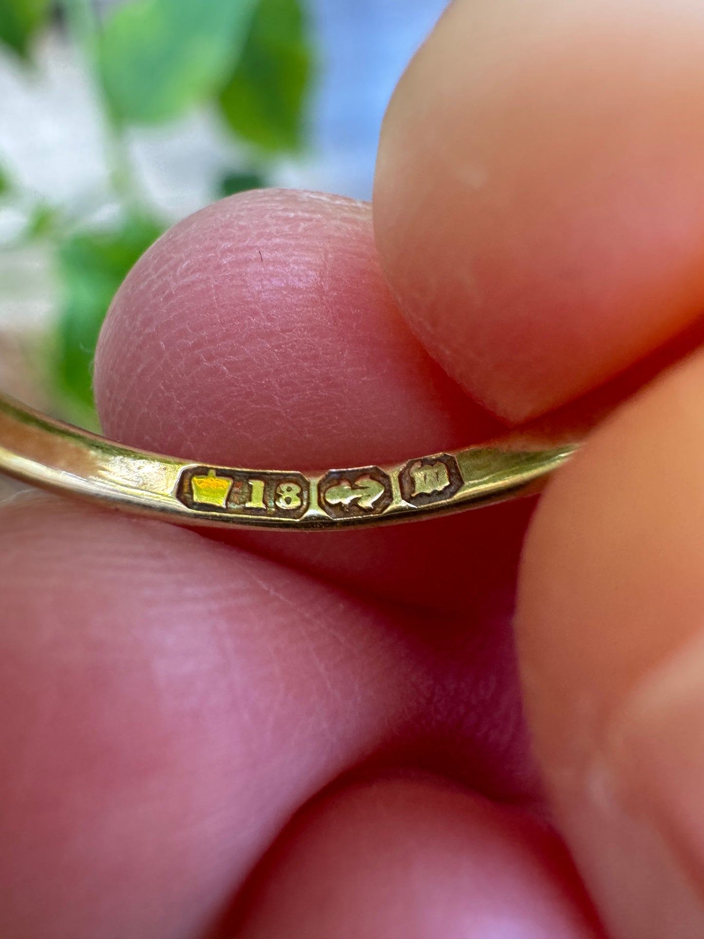 Antique Victorian 18ct yellow gold five stone natural sapphire boat ring