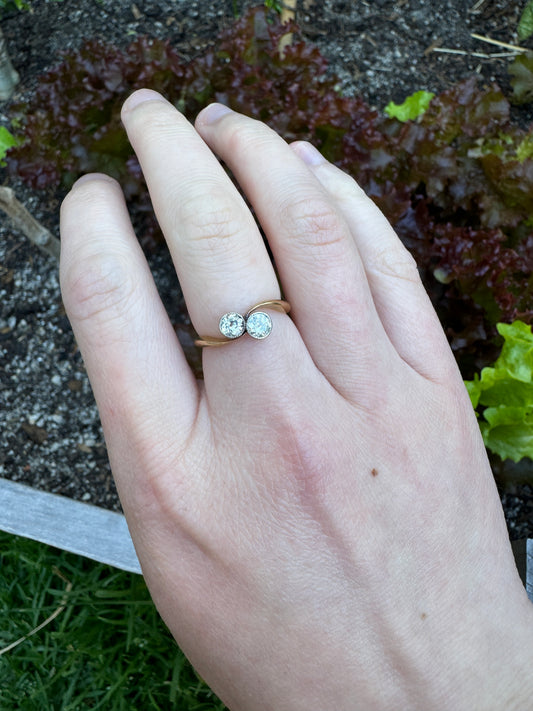 Vintage 18ct yellow gold 0.5ct TCW old mine cut diamond bezel set toi et moi ring