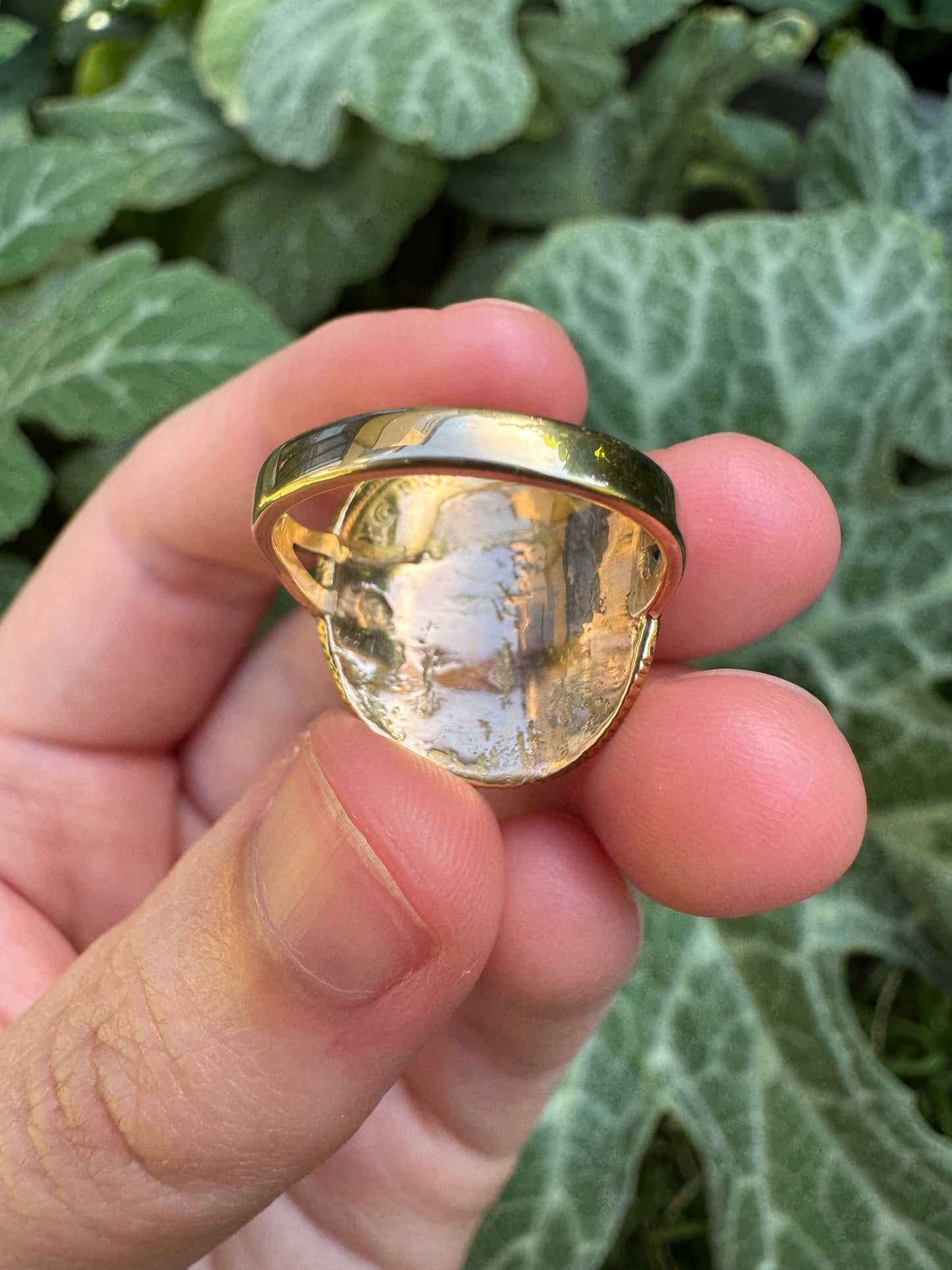 Vintage 22ct yellow gold half sovereign coin on 9ct yellow gold band ring