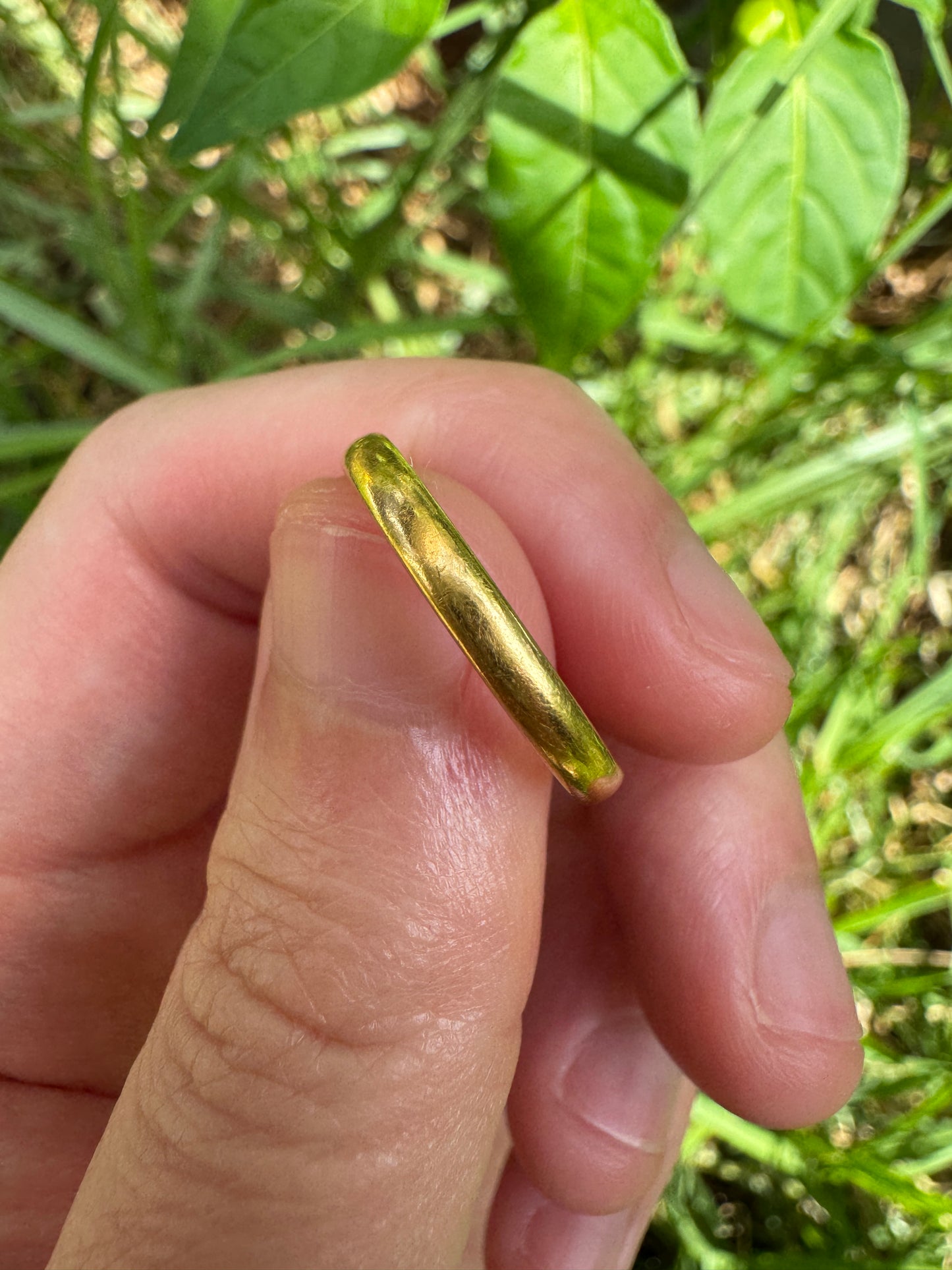 Vintage 22ct yellow gold band, 2mm wide