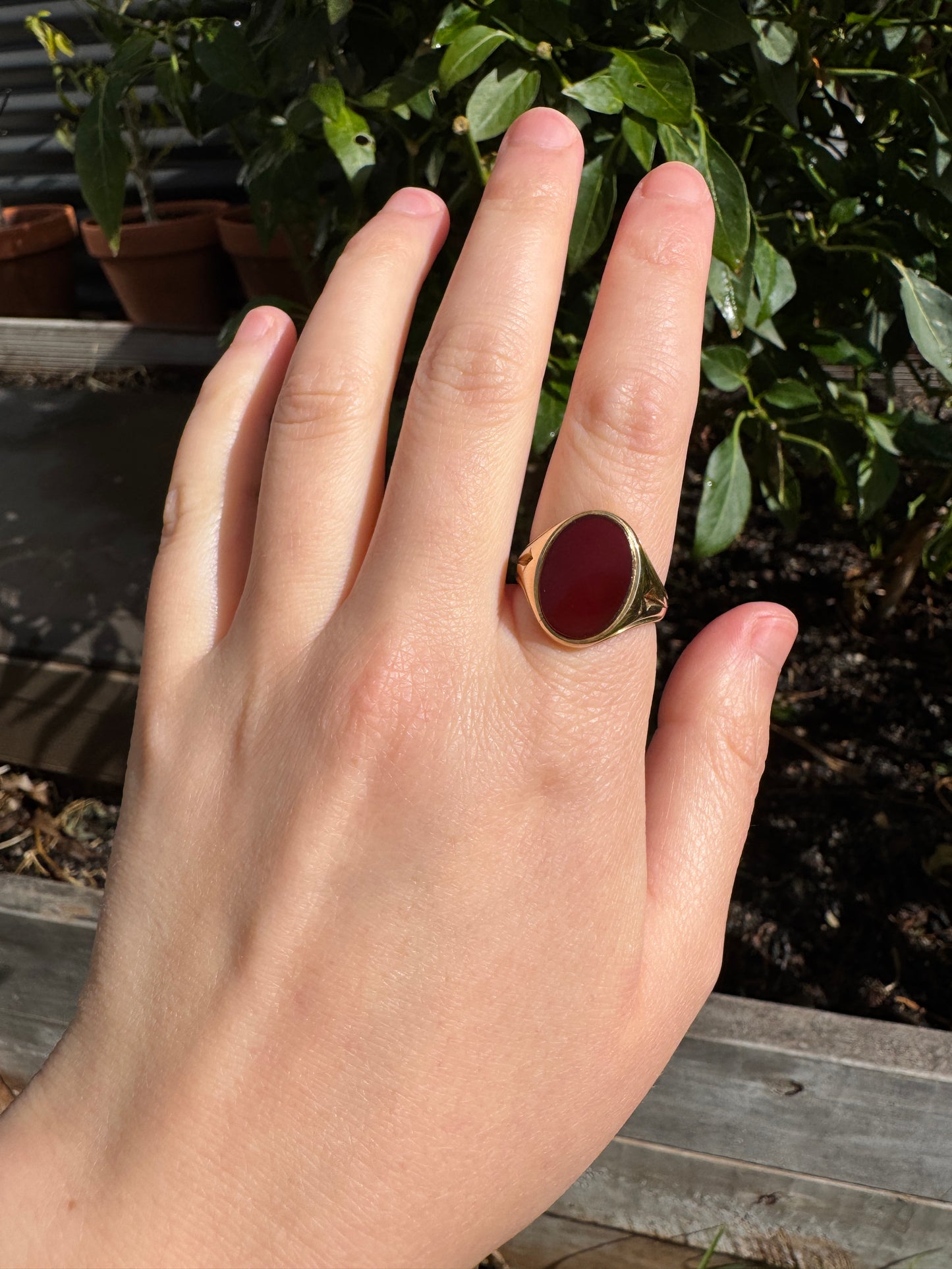 Antique Victorian 15ct yellow gold carnelian signet ring