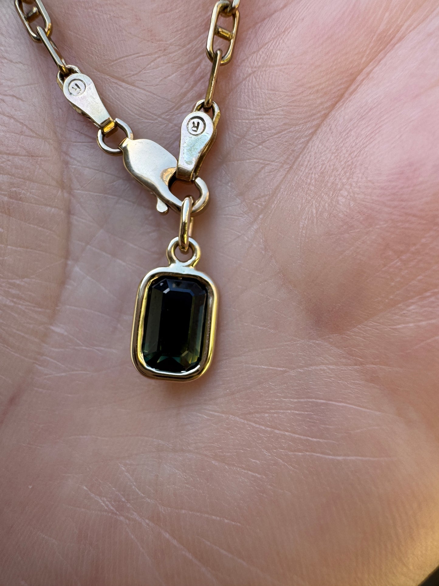 Custom handmade 9ct yellow gold 1.9ct Australian parti sapphire bezel set pendant