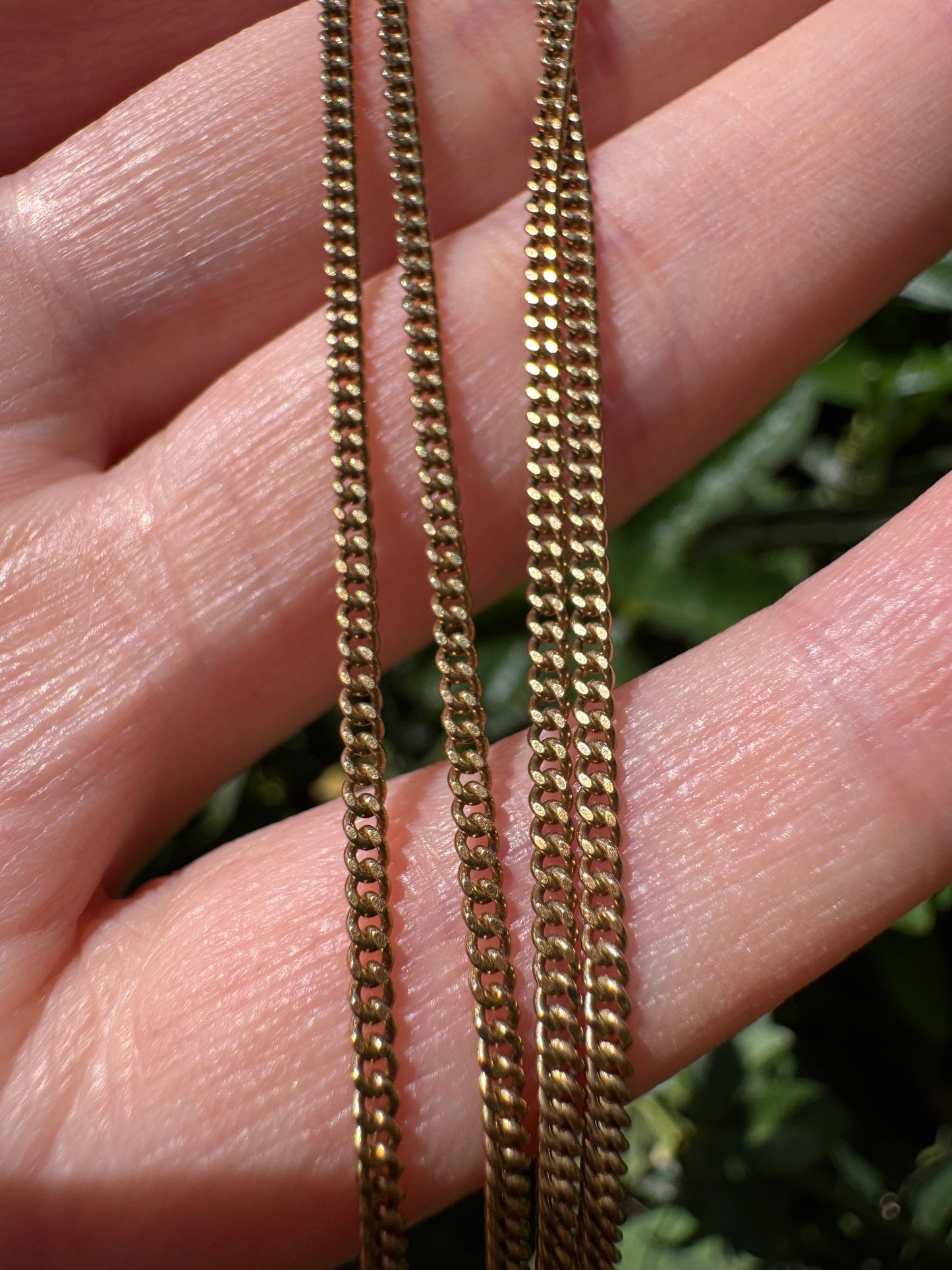 Vintage 9ct yellow gold curb link chain, 61cm / 24.02 inches long