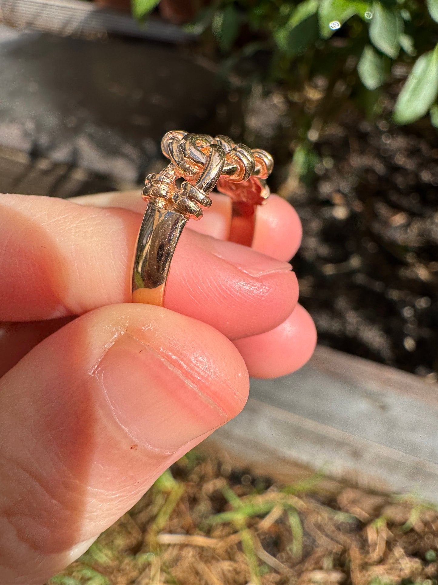Antique 9ct rosy yellow gold knot ring