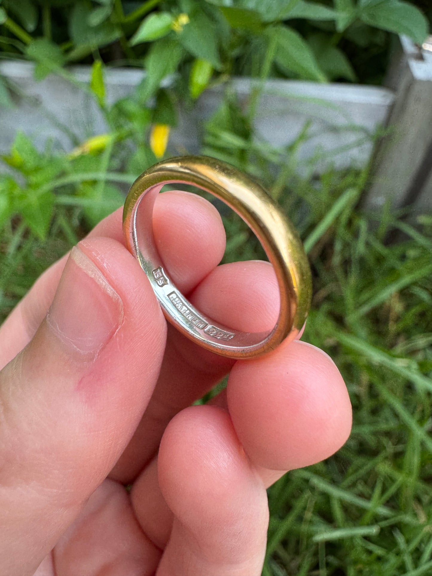 Vintage 22ct yellow gold band with platinum interior, 3mm wide