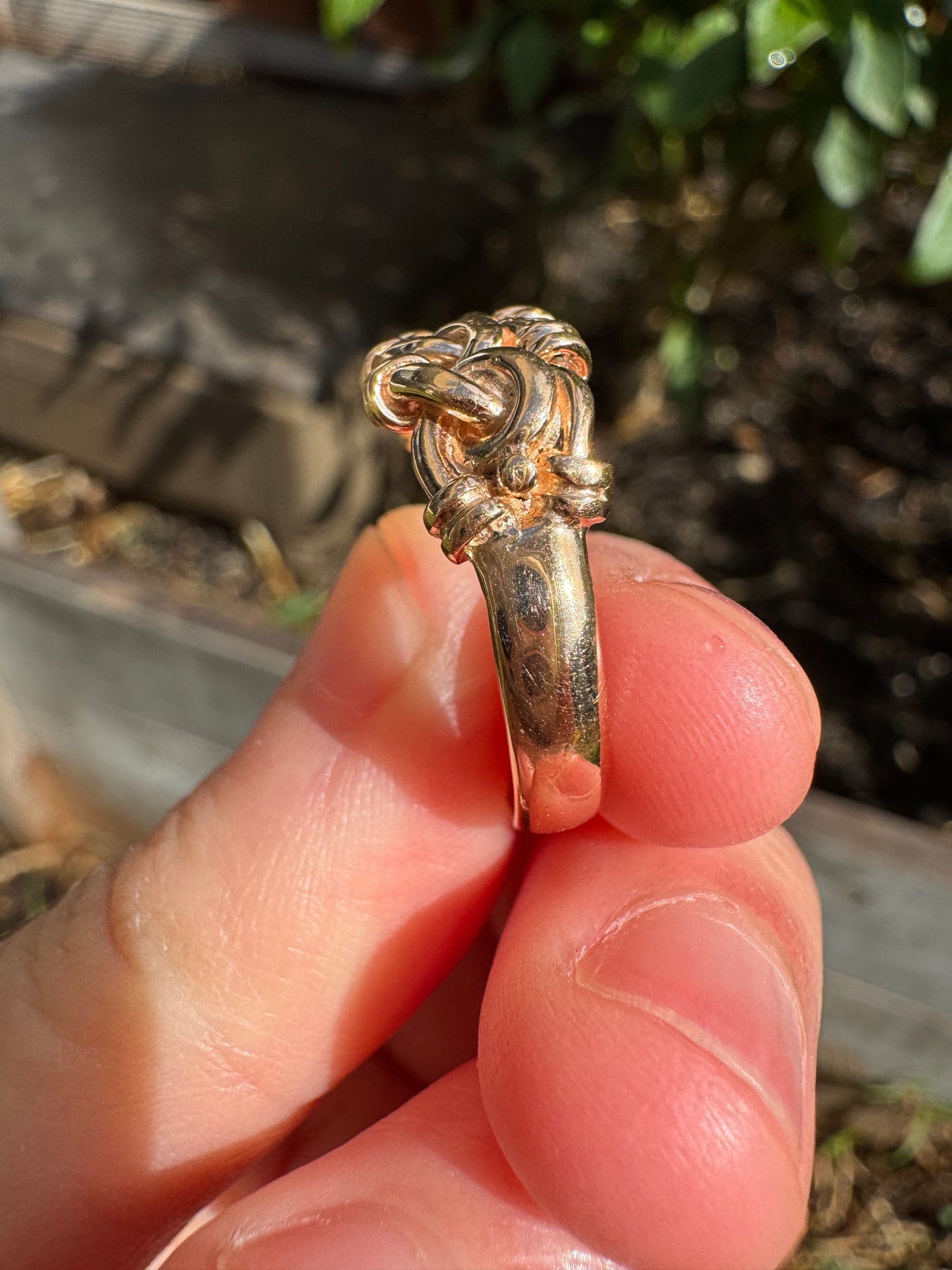 Antique 9ct rosy yellow gold knot ring