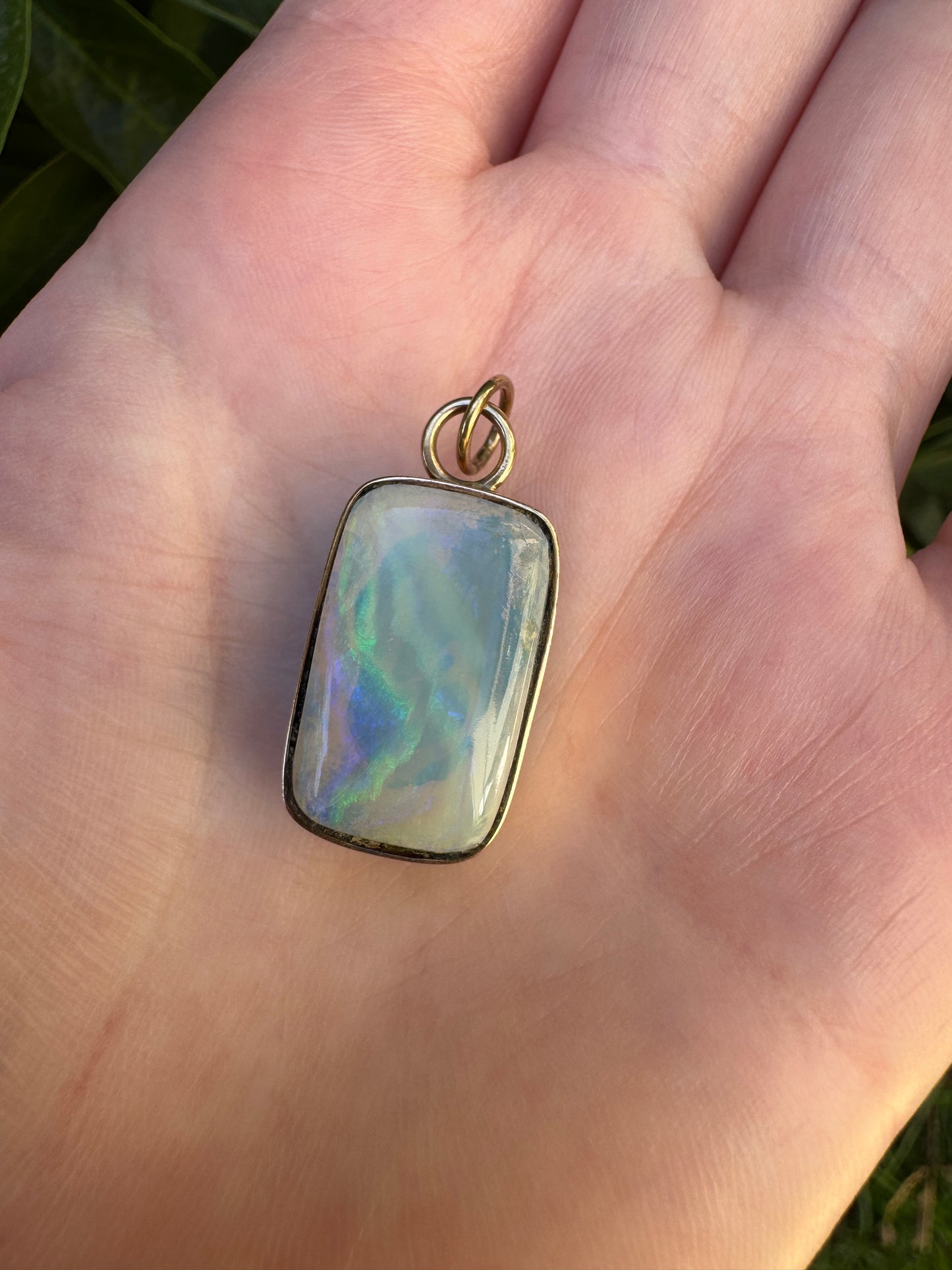 Vintage 9ct rosy yellow gold double sided opal cabochon pendant