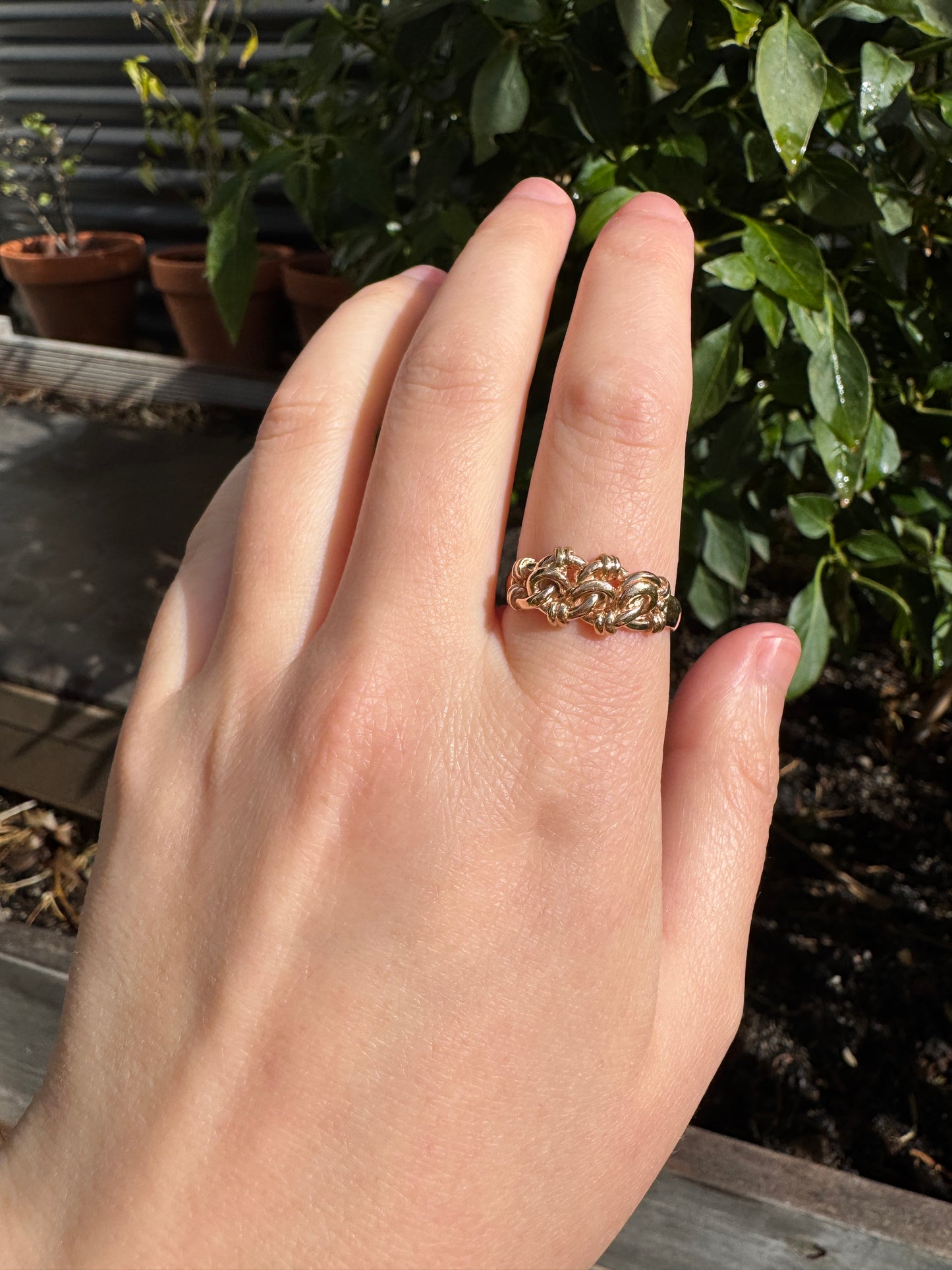 Antique 9ct rosy yellow gold knot ring