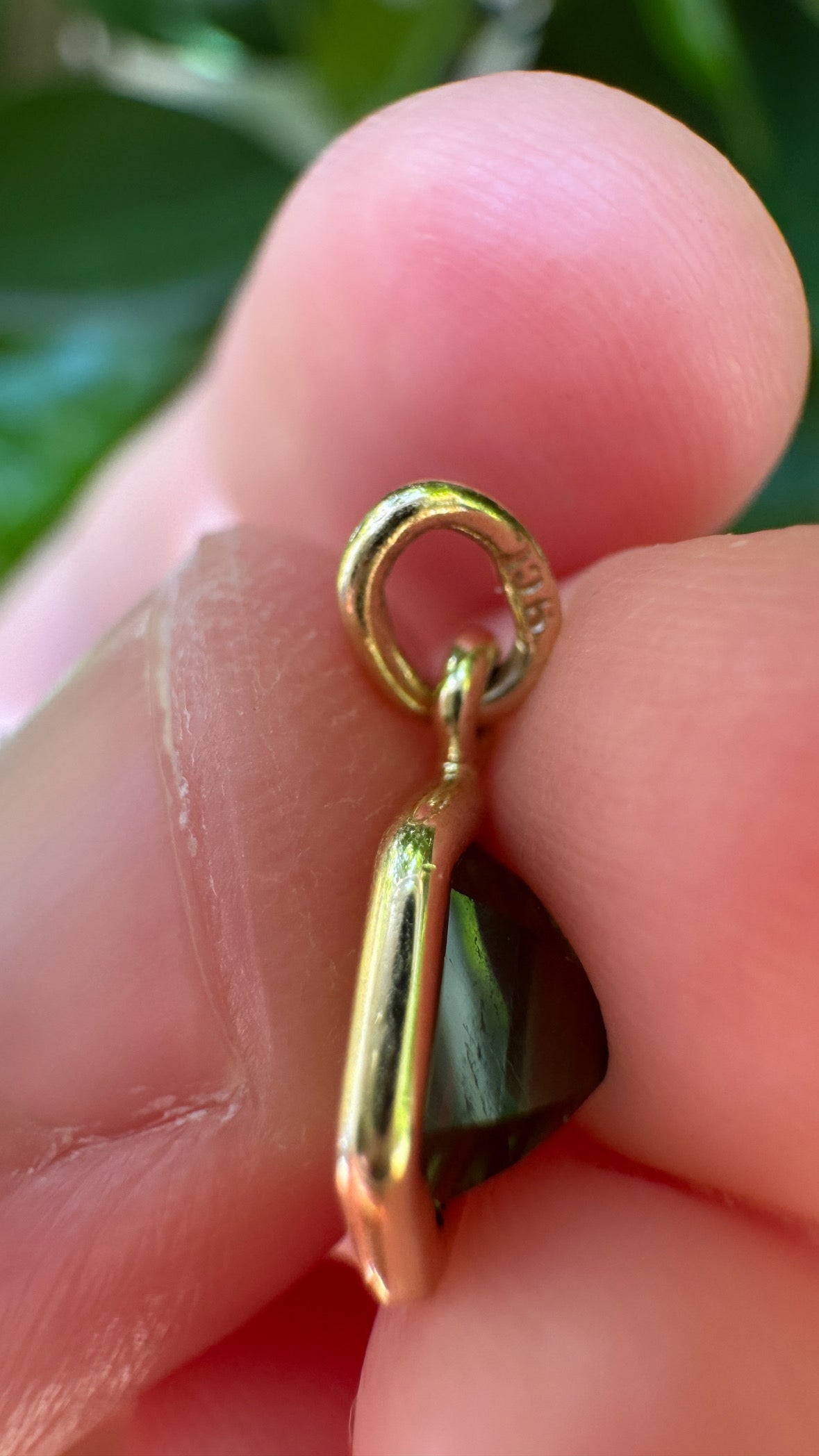 Custom handmade 9ct yellow gold 0.88ct hexagonal Australian parti sapphire bezel set pendant