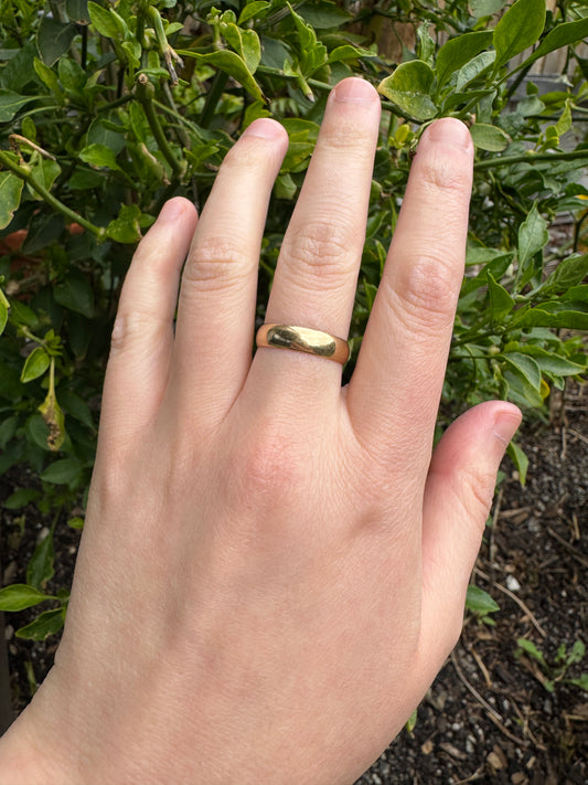 Antique Victorian 15ct yellow gold band, 4.7mm wide