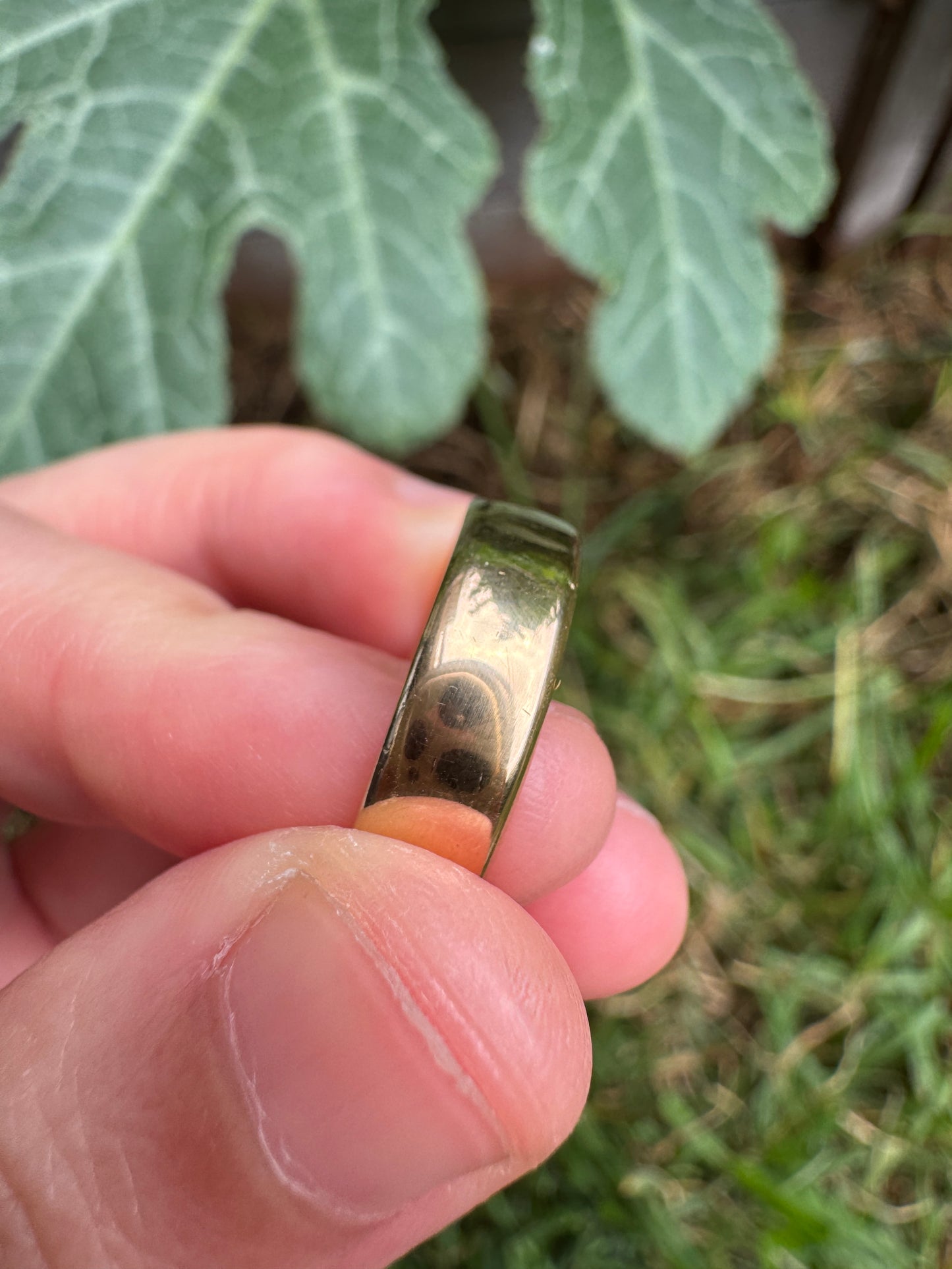 Antique Australian 18ct rosy yellow gold band, 5mm wide