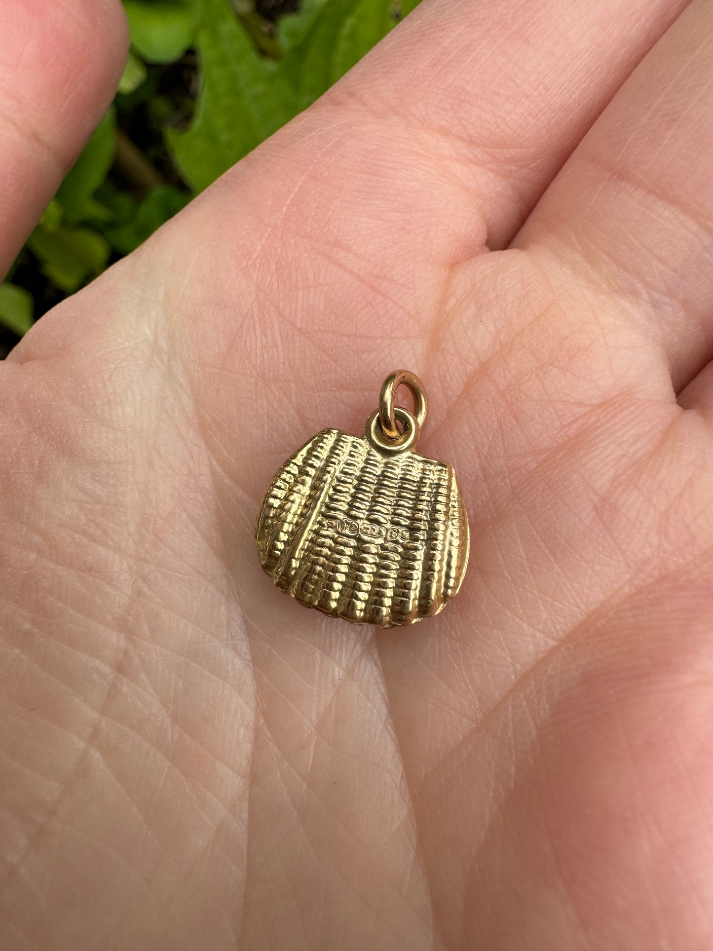Vintage 9ct yellow gold handbag/purse charm