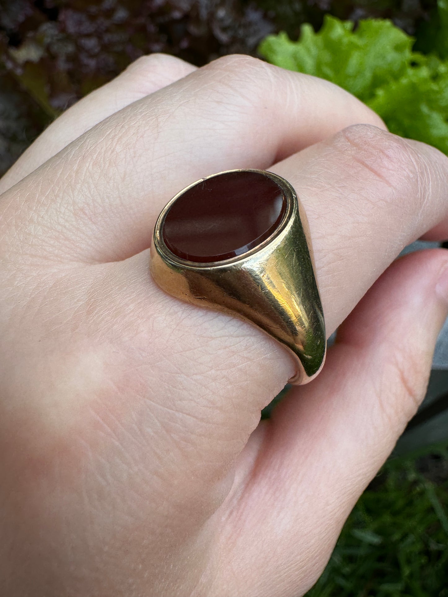 Vintage 9ct yellow gold carnelian signet ring