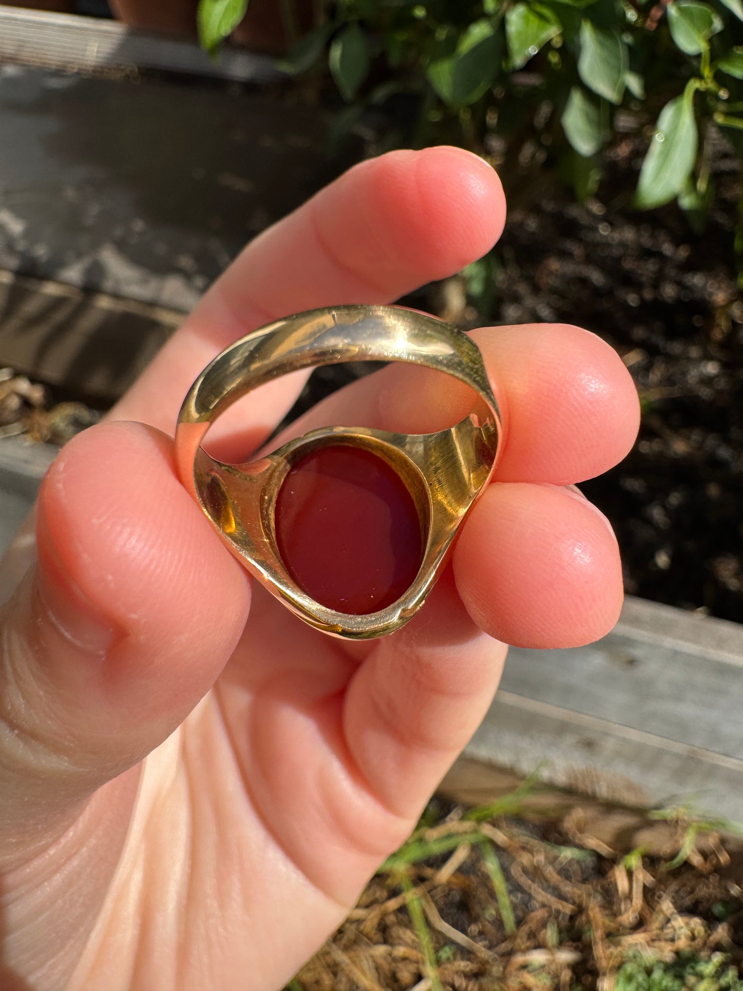 Antique Victorian 15ct yellow gold carnelian signet ring