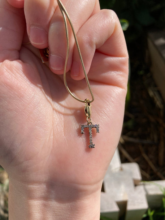Vintage 9ct yellow gold diamond 'T' initial pendant