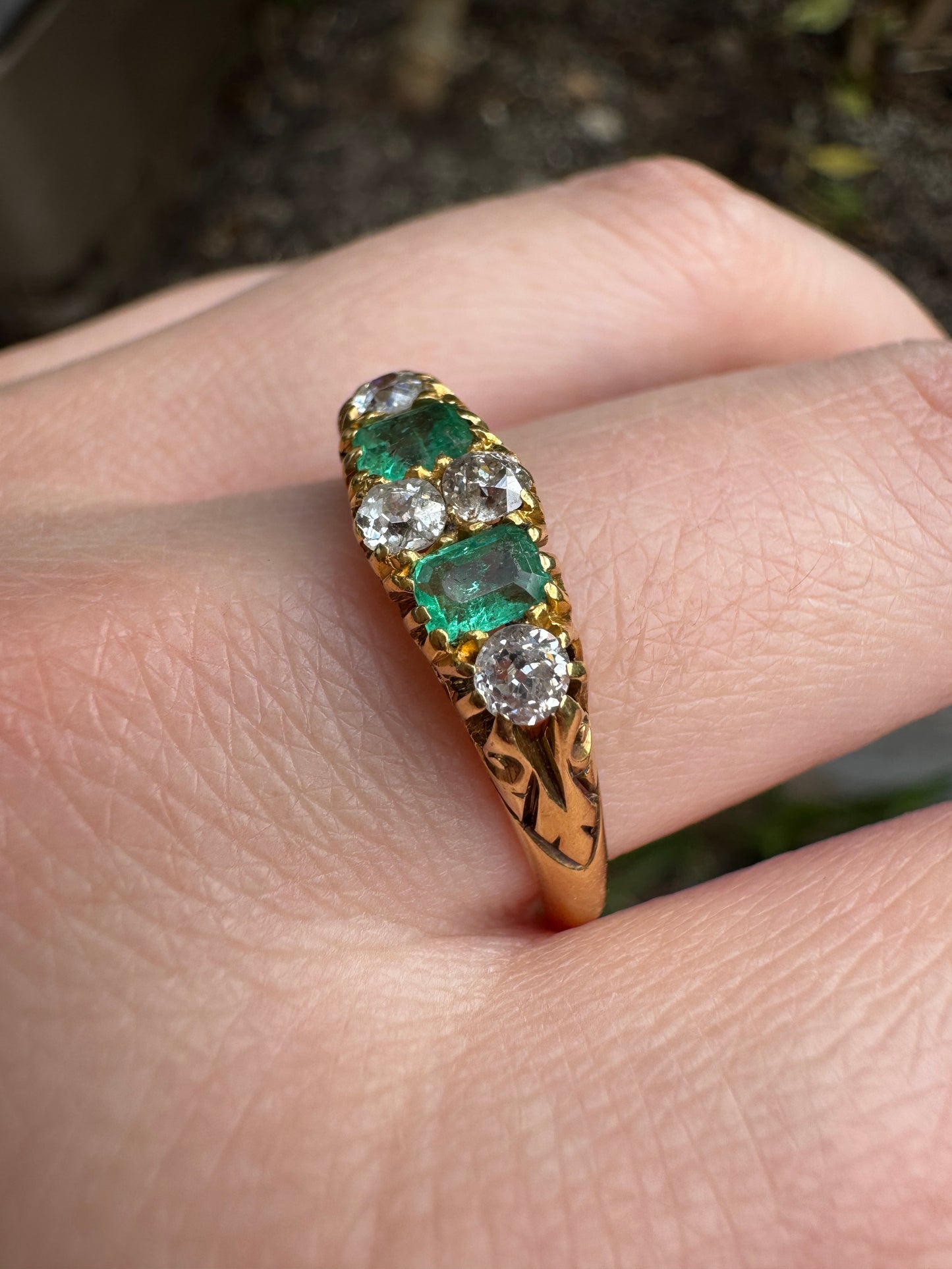 Antique Australian 18ct yellow gold 0.35ct TCW natural emerald and 0.4ct TCW old mine cut diamond ring