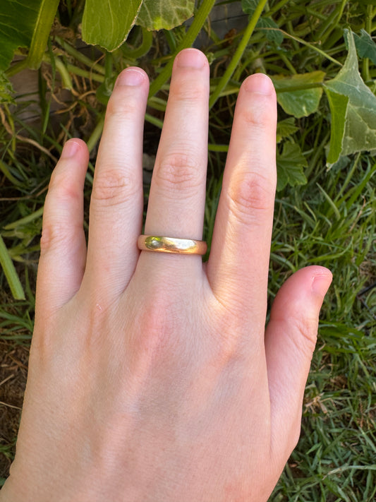 Antique Australian 15ct yellow gold band, 4.5mm wide
