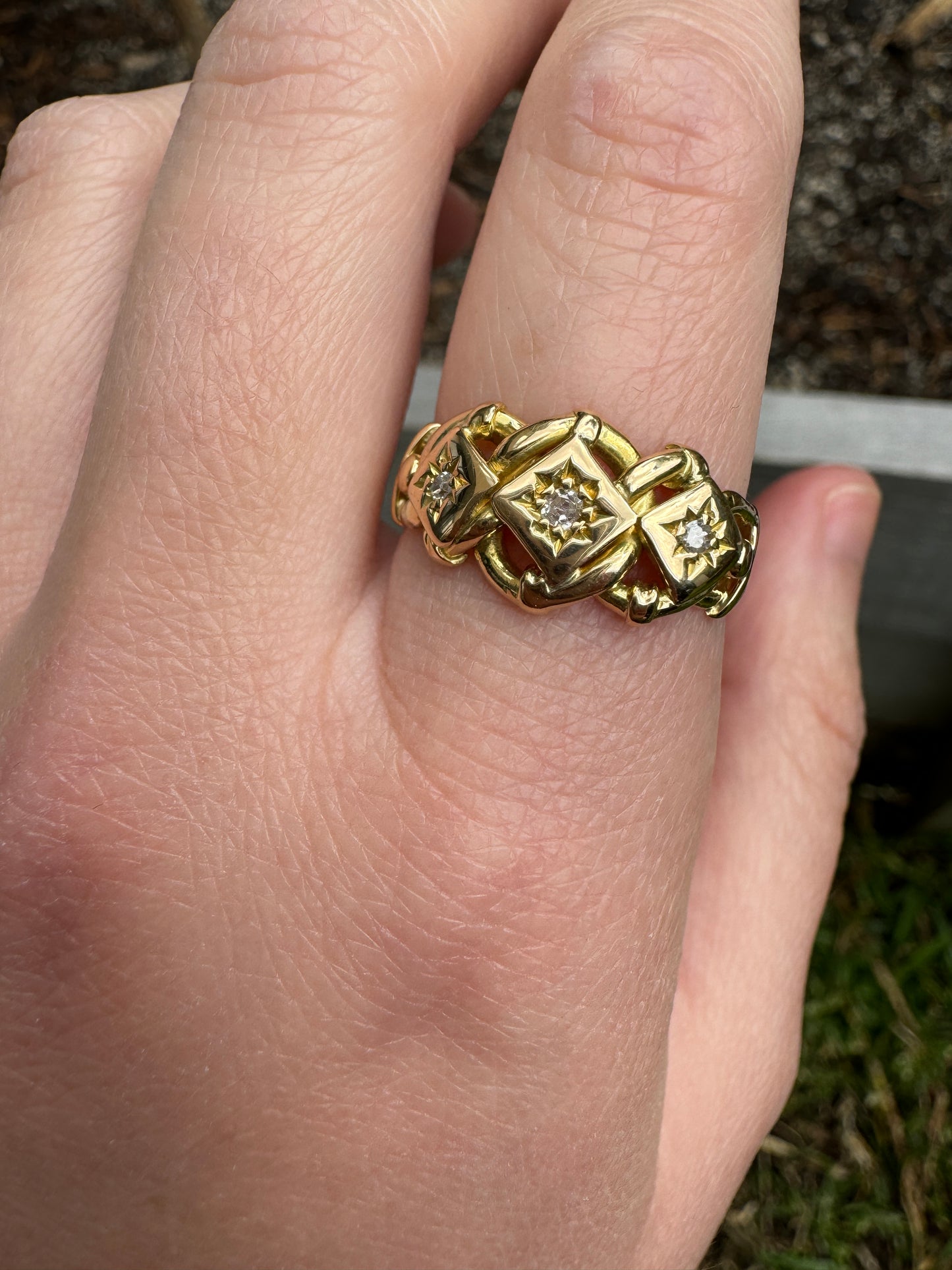 Antique 18ct yellow gold old cut diamond starset knot ring