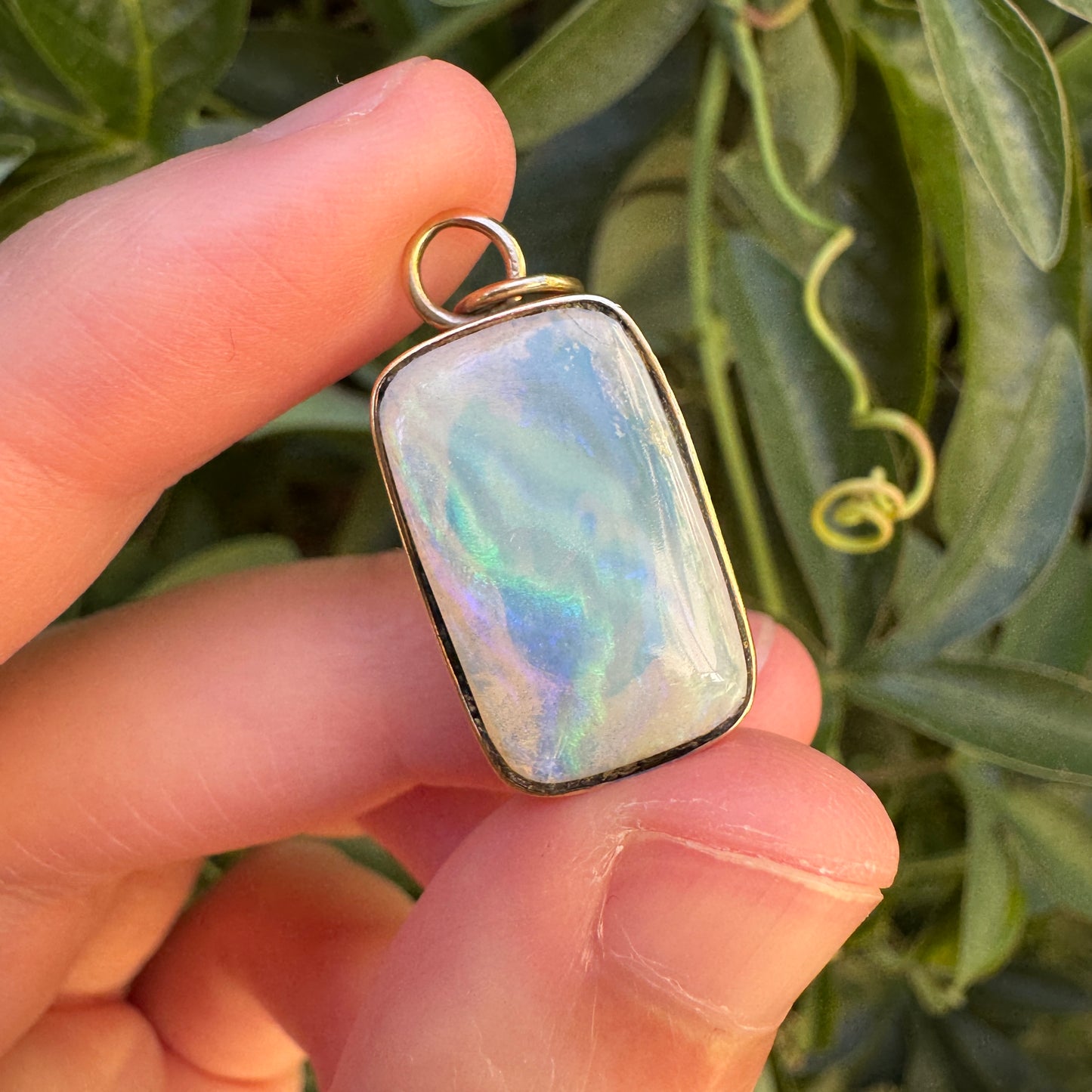 Vintage 9ct rosy yellow gold double sided opal cabochon pendant