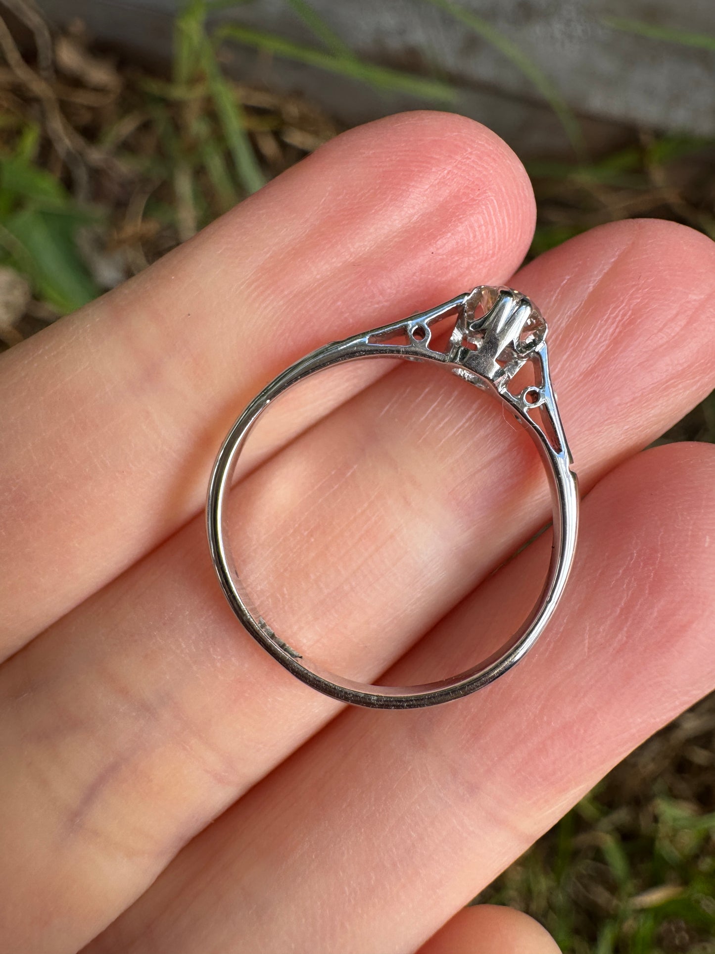 Vintage 18ct white gold 0.2ct old European cut diamond solitaire ring