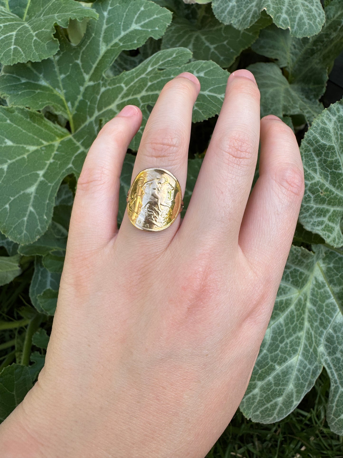 Vintage 22ct yellow gold half sovereign coin on 9ct yellow gold band ring
