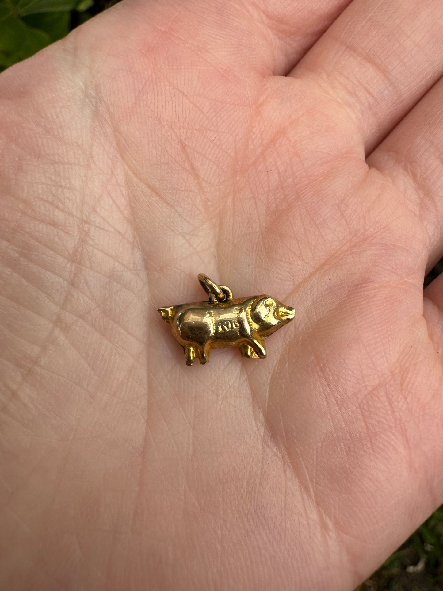 Antique 9ct yellow gold small pig charm
