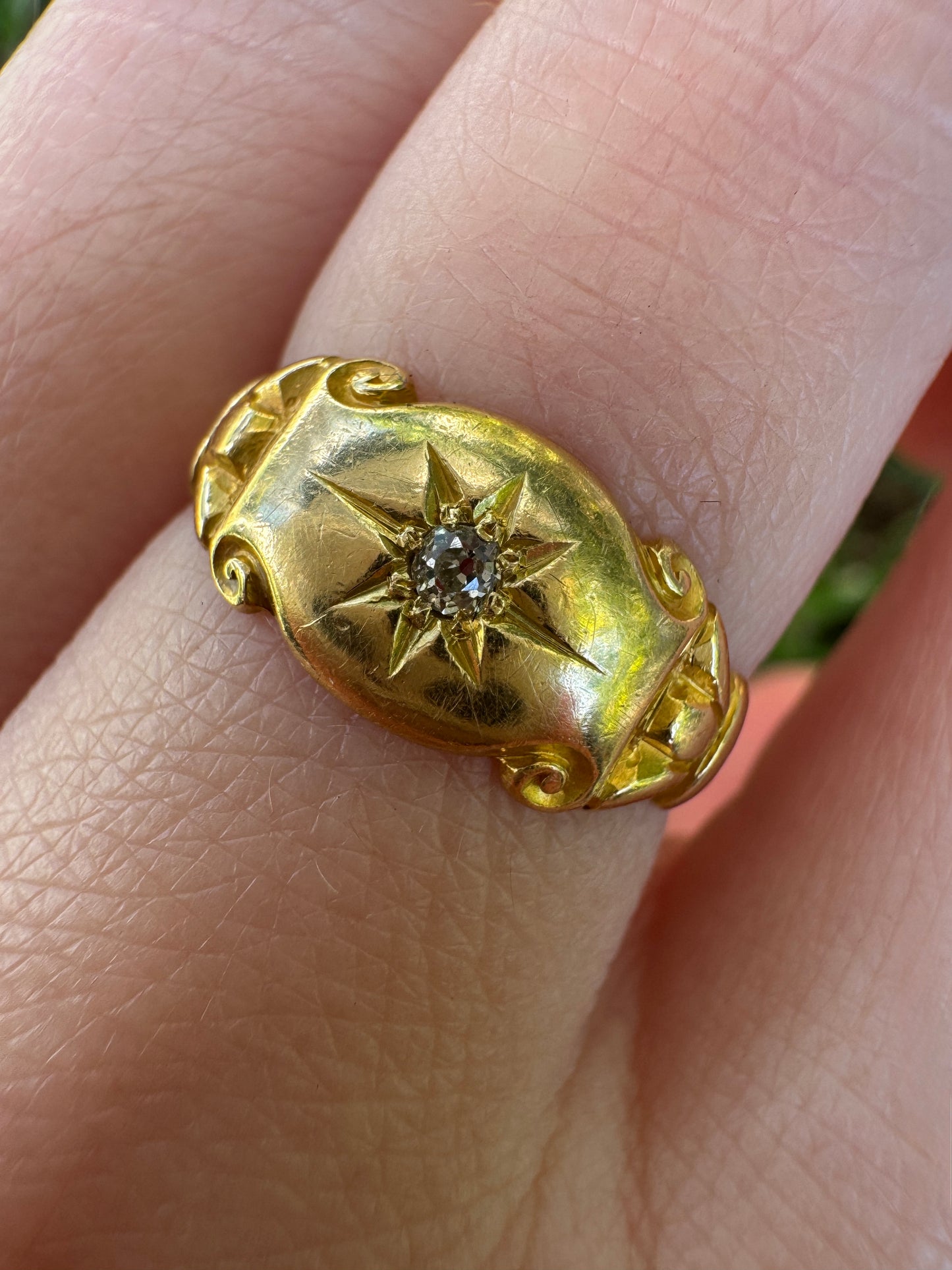 Antique 18ct yellow gold old mine cut diamond starset gypsy ring