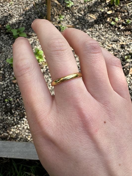Antique Victorian 18ct yellow gold band, 3mm wide