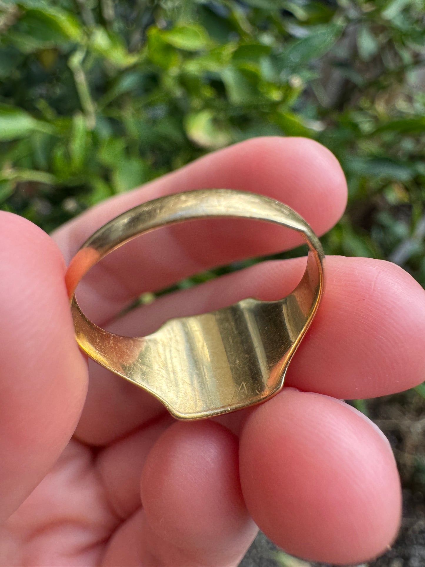 Vintage English 18ct yellow gold square signet ring