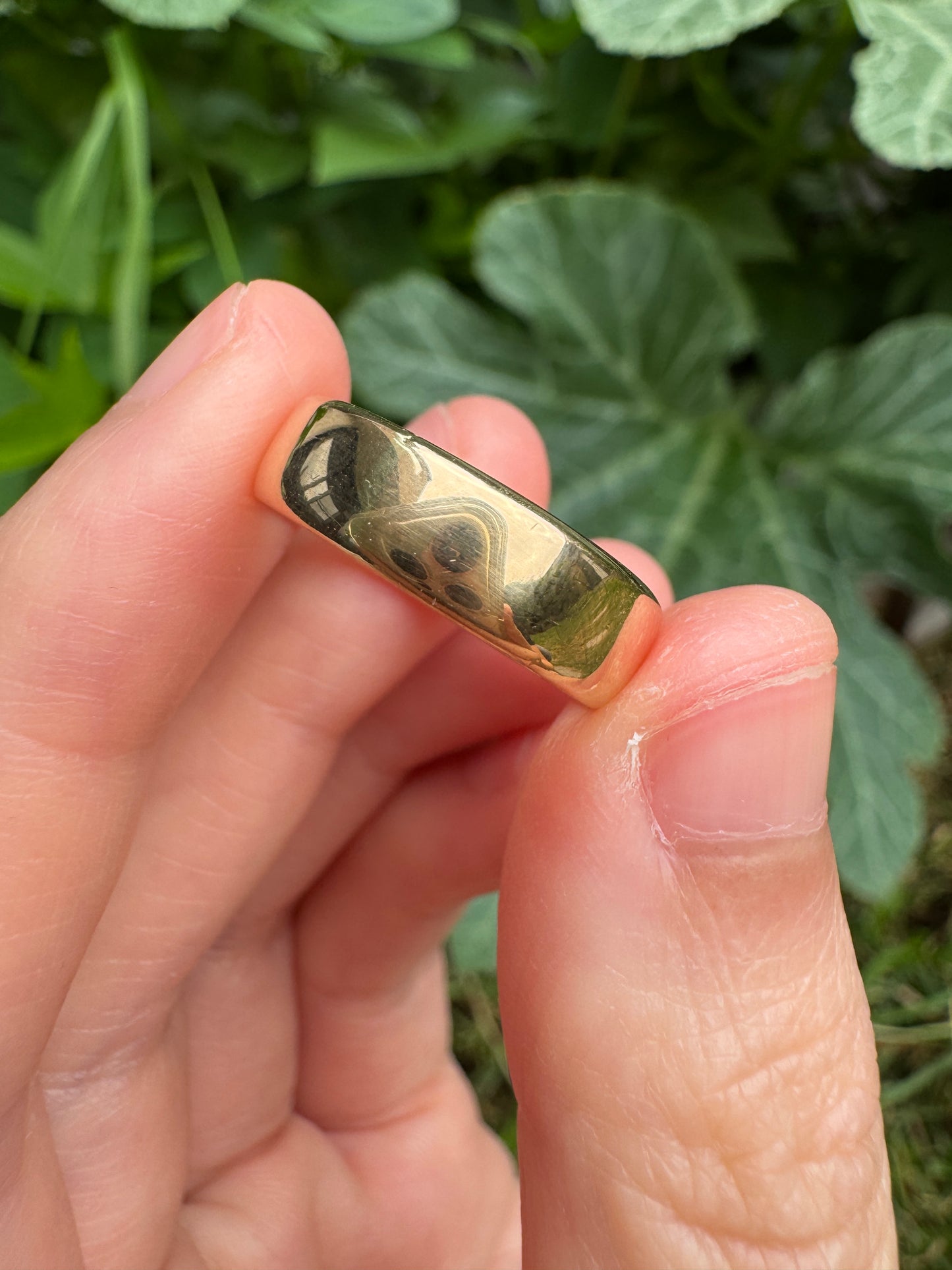 Antique Australian 18ct rosy yellow gold band, 5mm wide