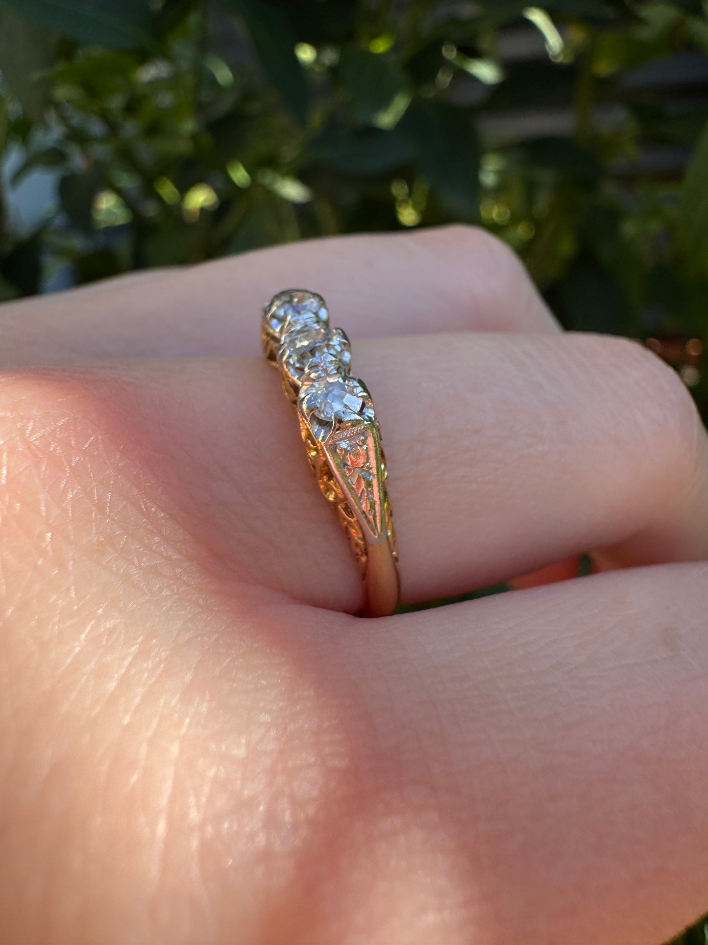 Vintage 18ct yellow gold three stone 0.3ct TCW old mine cut diamond ring