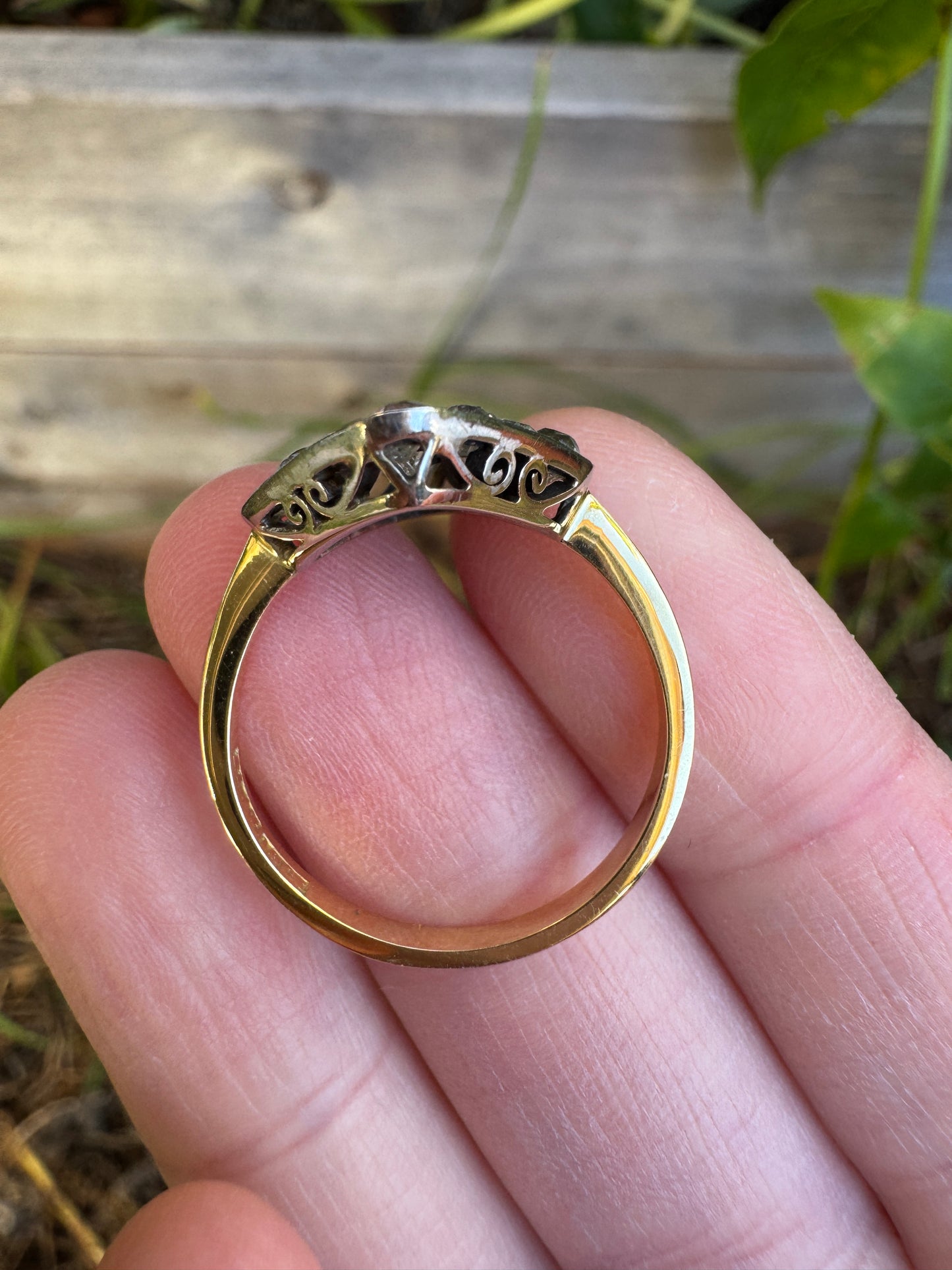 Antique 18ct yellow gold and platinum 1.2ct TCW old mine cut diamond plaque ring