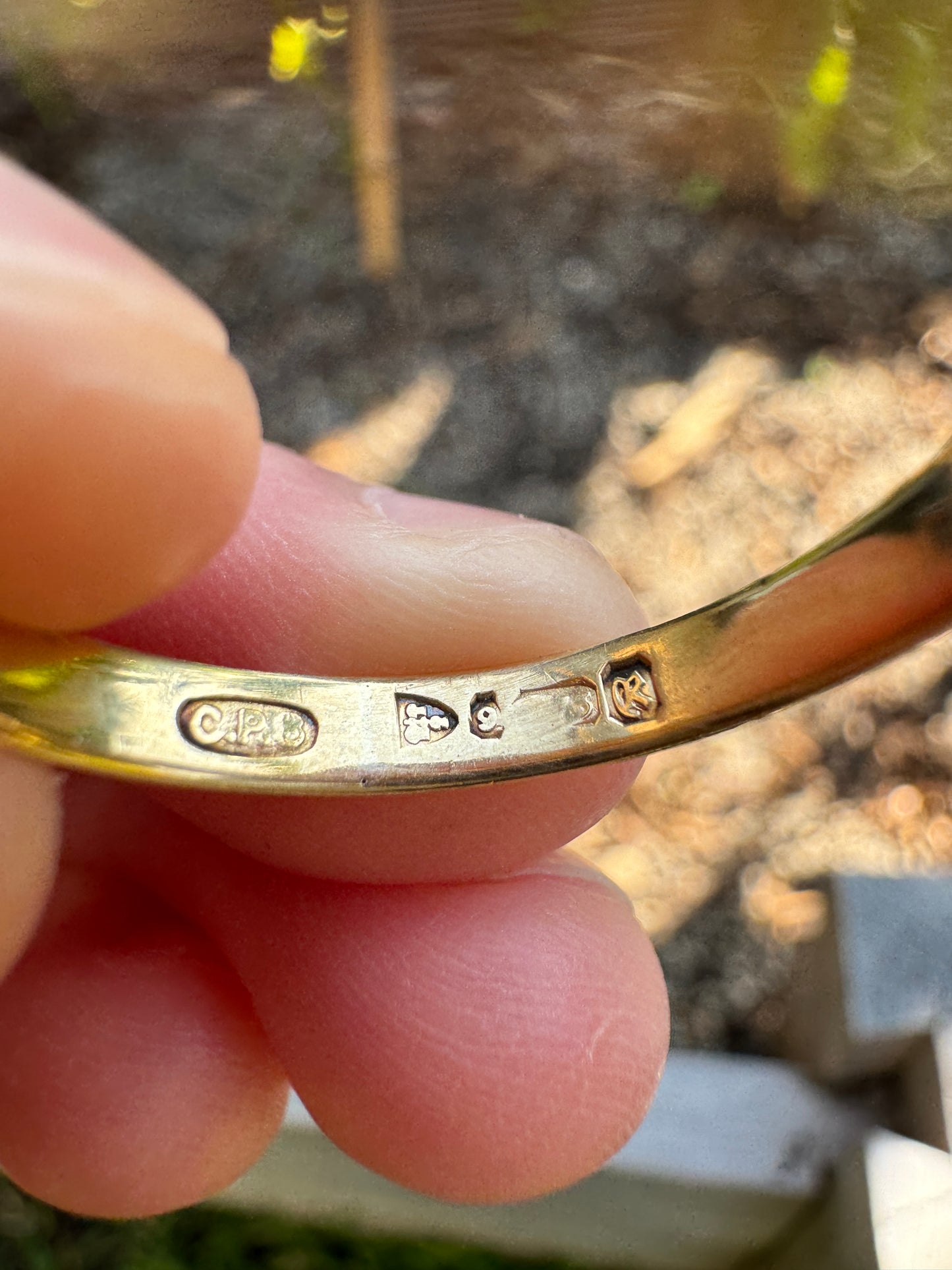 Vintage 9ct yellow gold square signet