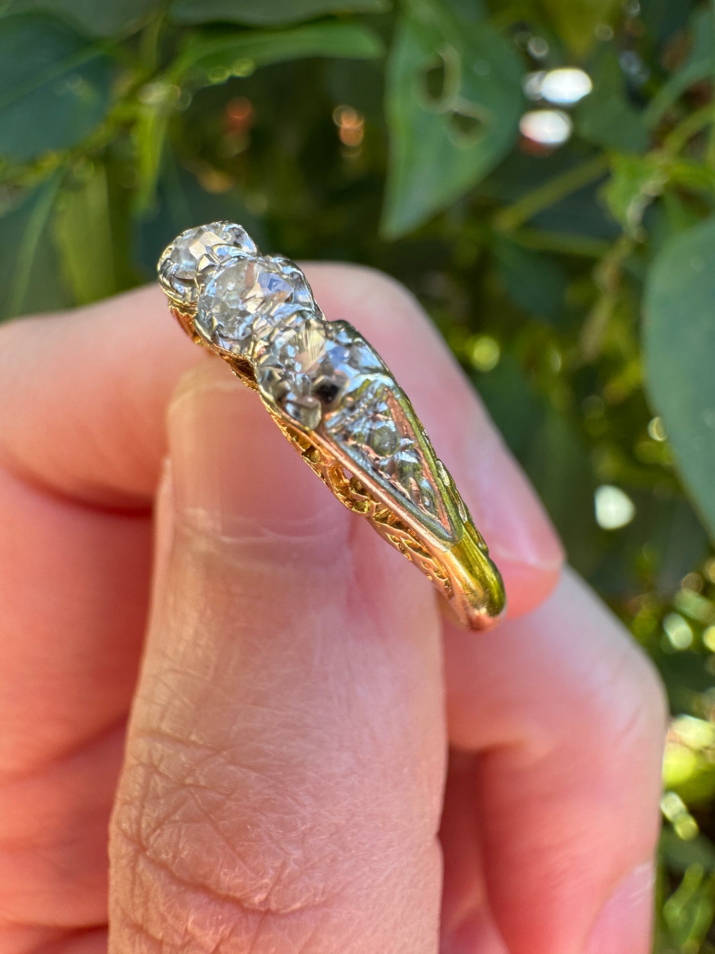 Vintage 18ct yellow gold three stone 0.3ct TCW old mine cut diamond ring