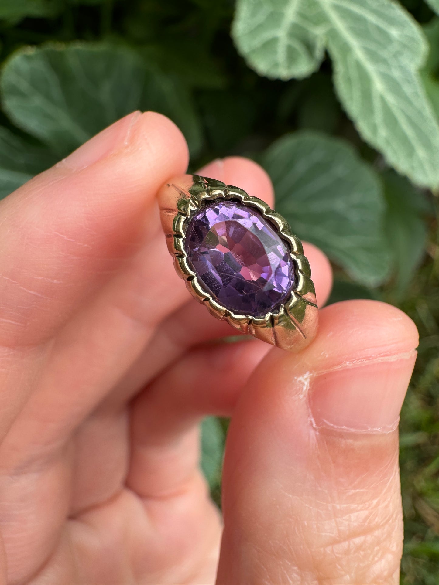 Vintage 9ct yellow gold 1.29ct amethyst east-west ring