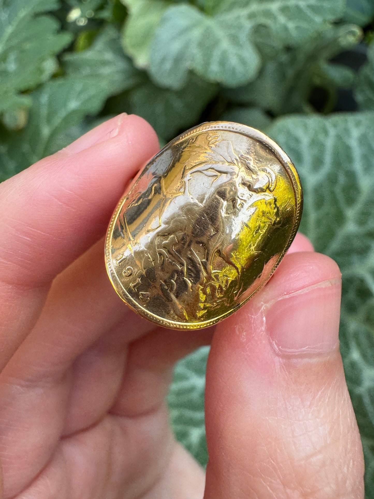 Vintage 22ct yellow gold half sovereign coin on 9ct yellow gold band ring