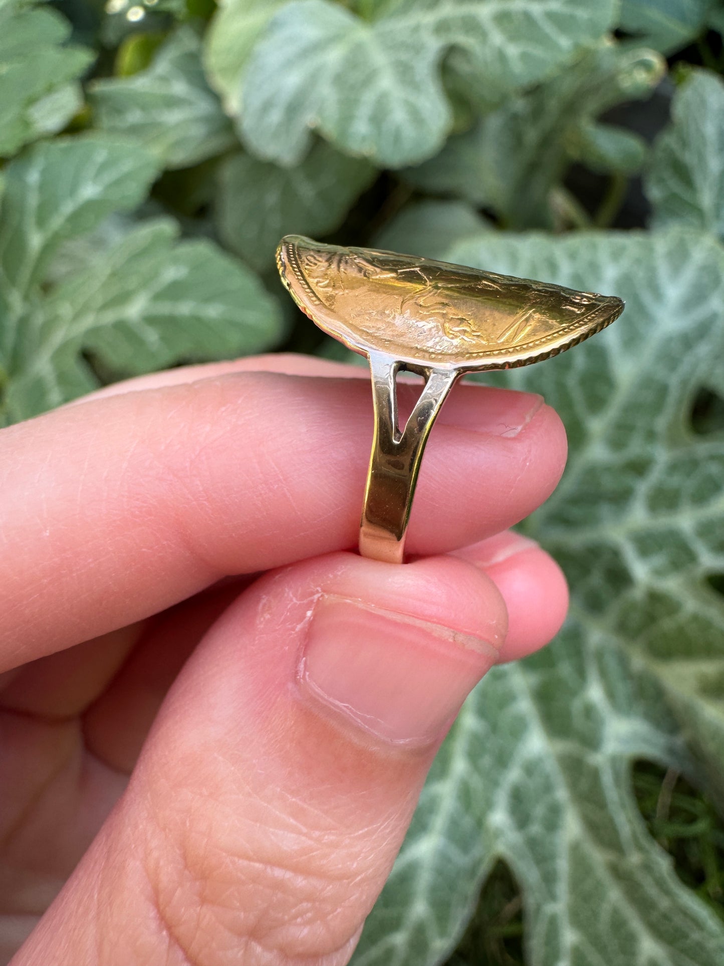Vintage 22ct yellow gold half sovereign coin on 9ct yellow gold band ring