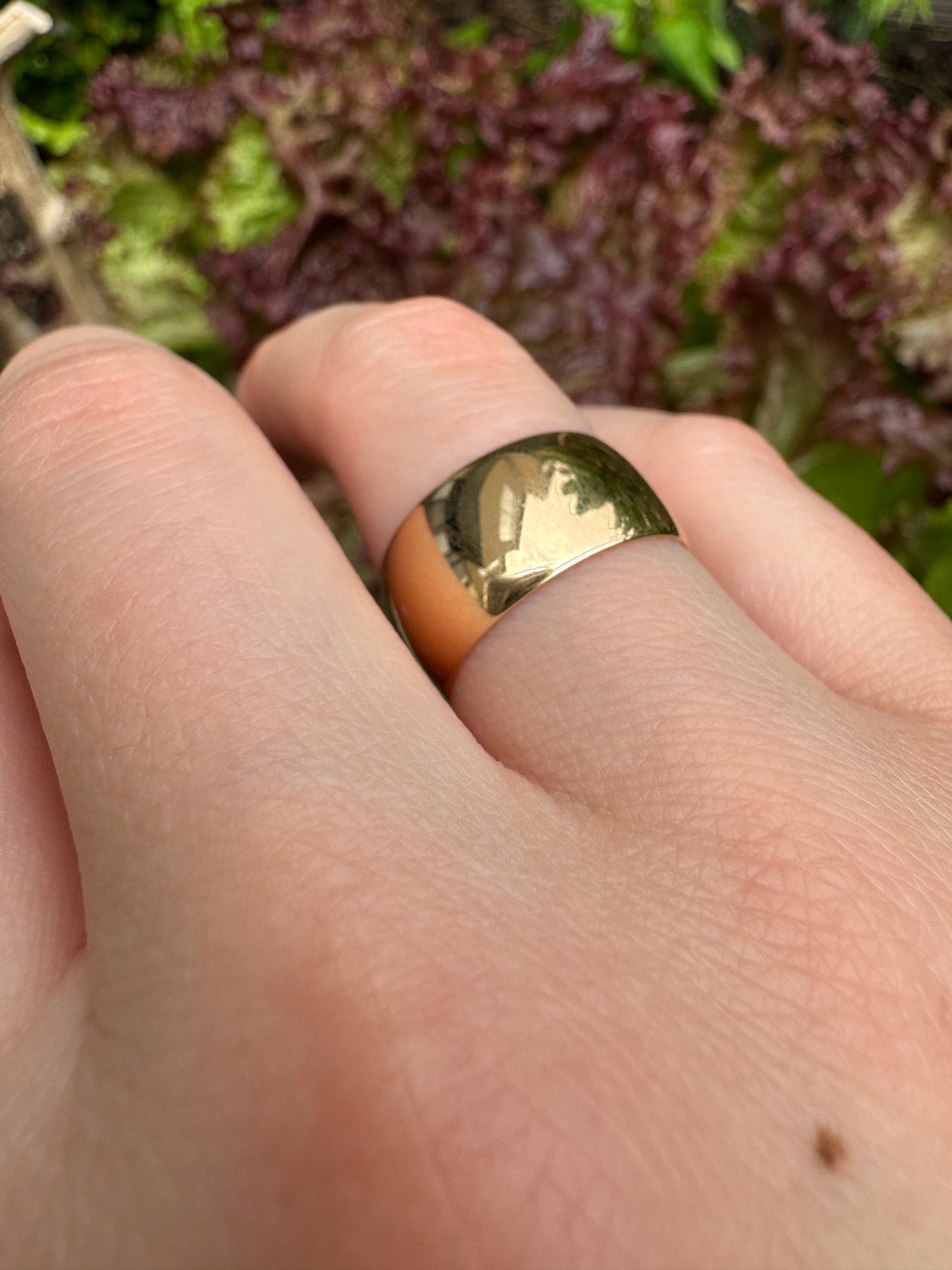 Antique Australian 18ct rosy yellow gold cigar band, 9mm wide