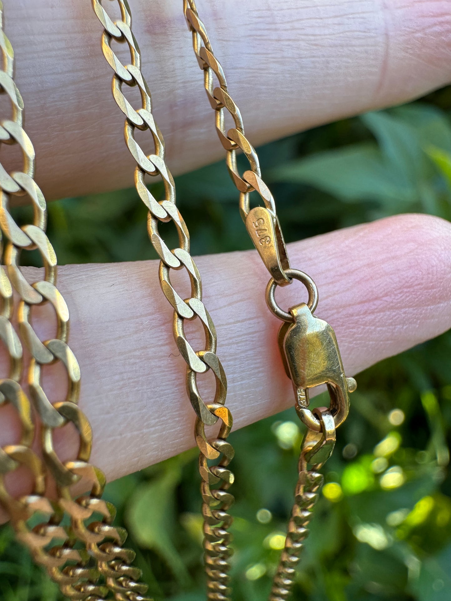 Vintage Italian 9ct yellow gold flat curb link chain, 70cm / 27.6 inches long