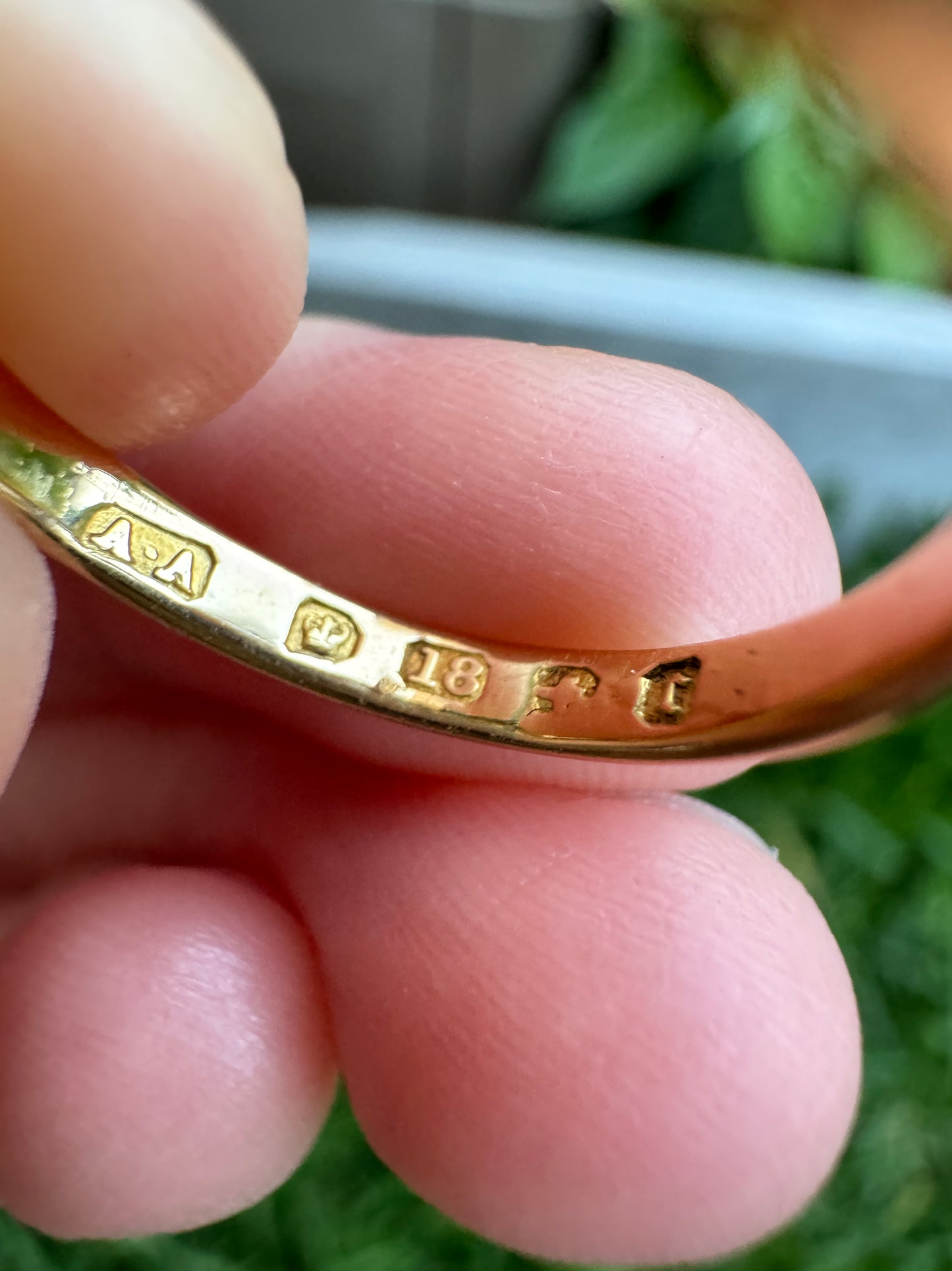 Antique Victorian 18ct yellow gold mixed old cut diamond five stone half hoop ring