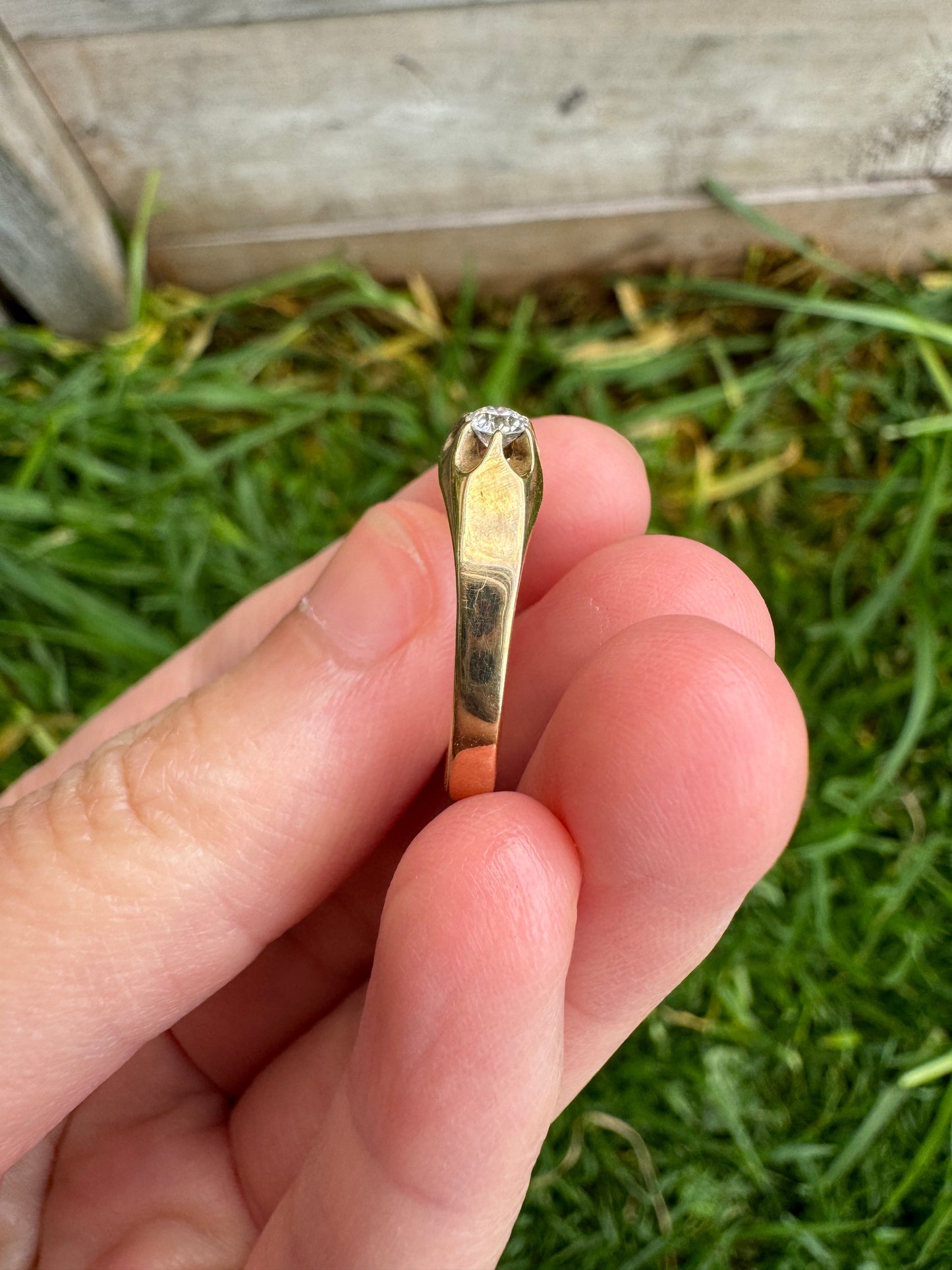 Vintage 9ct yellow gold old European cut diamond buttercup setting solitaire ring